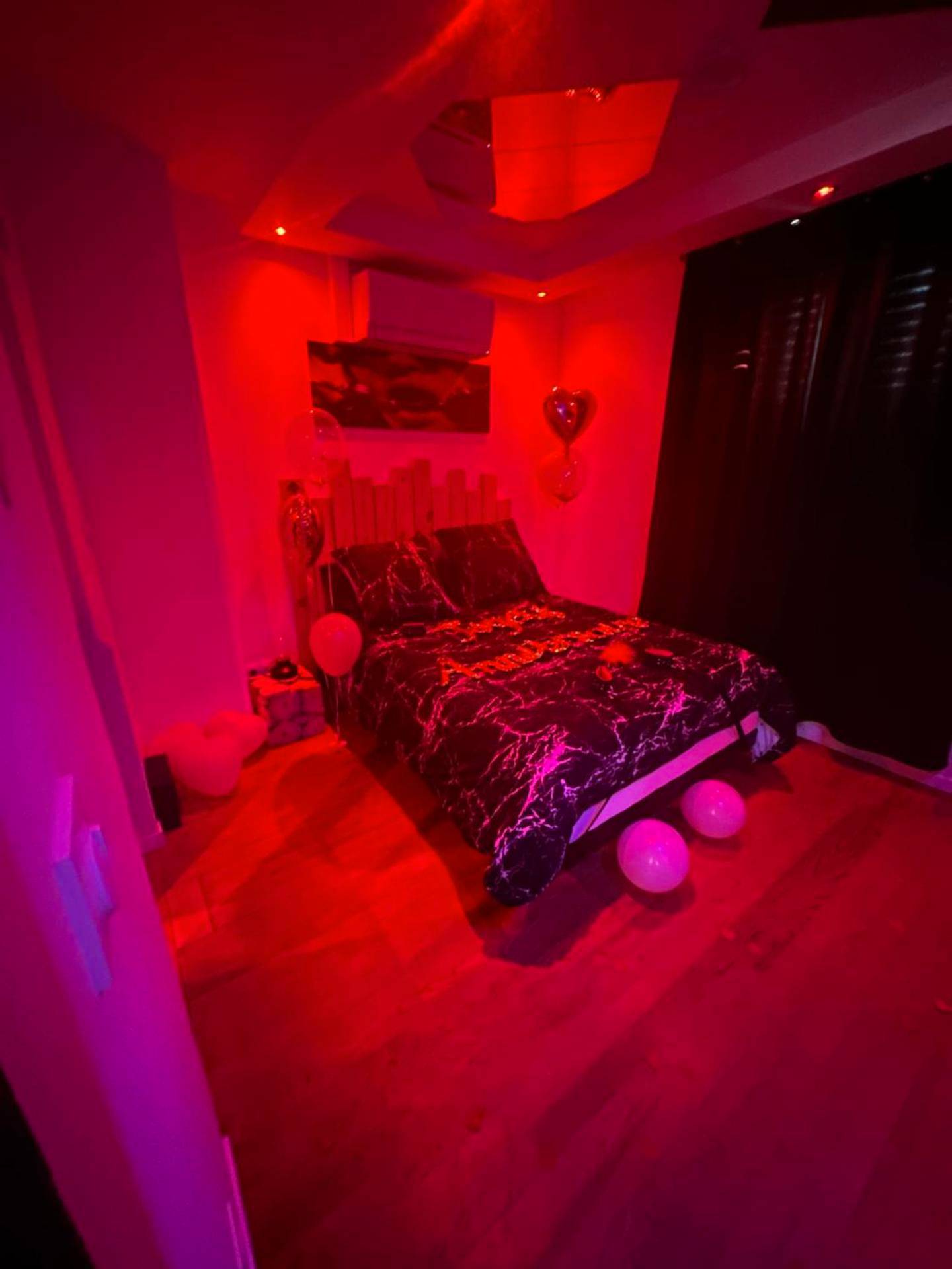 Photo du logement - La Maison des Plaisirs Love room