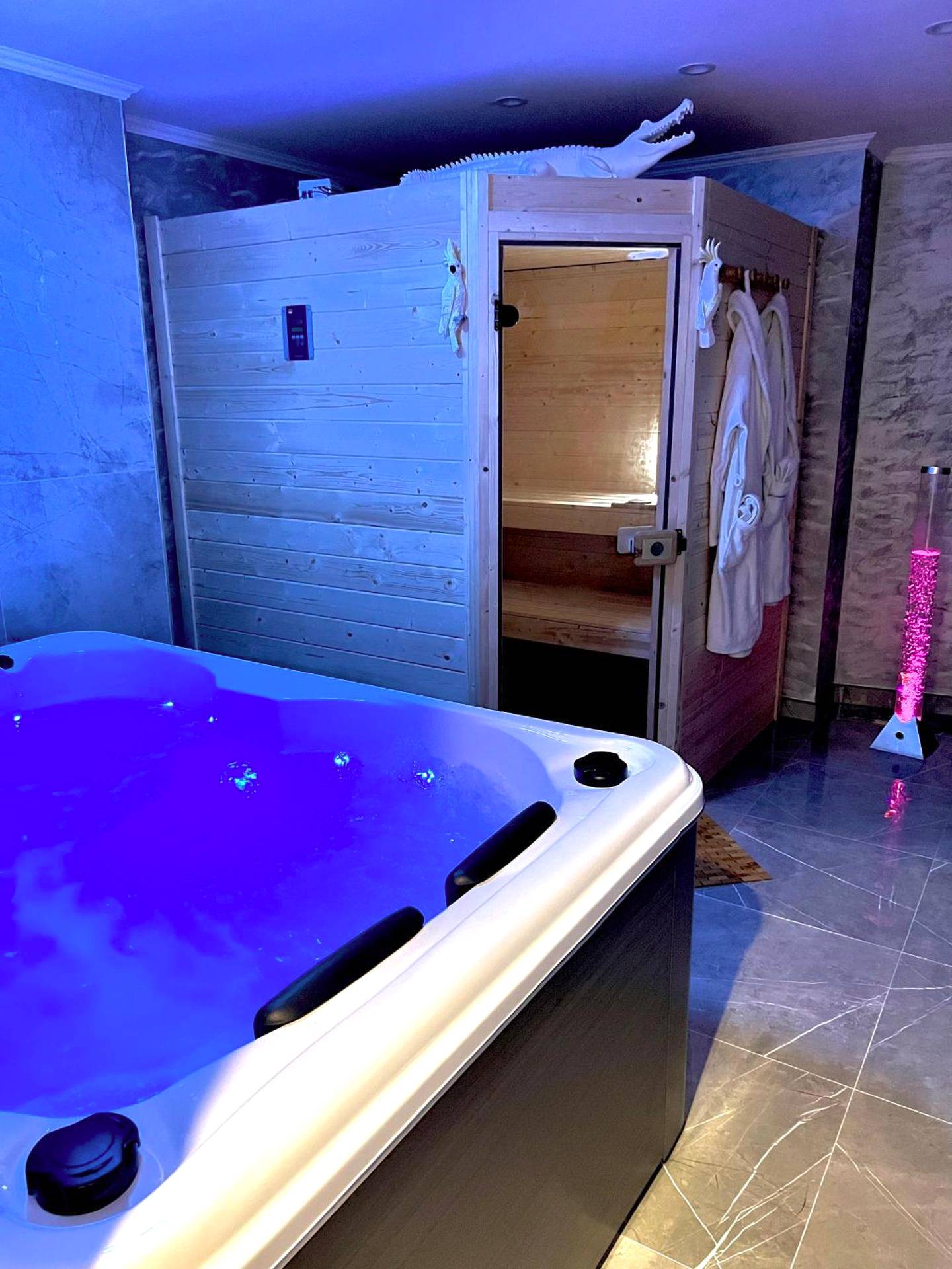 Photo du logement - Maison privative SPA Jacuzzi Sauna Salle de jeux