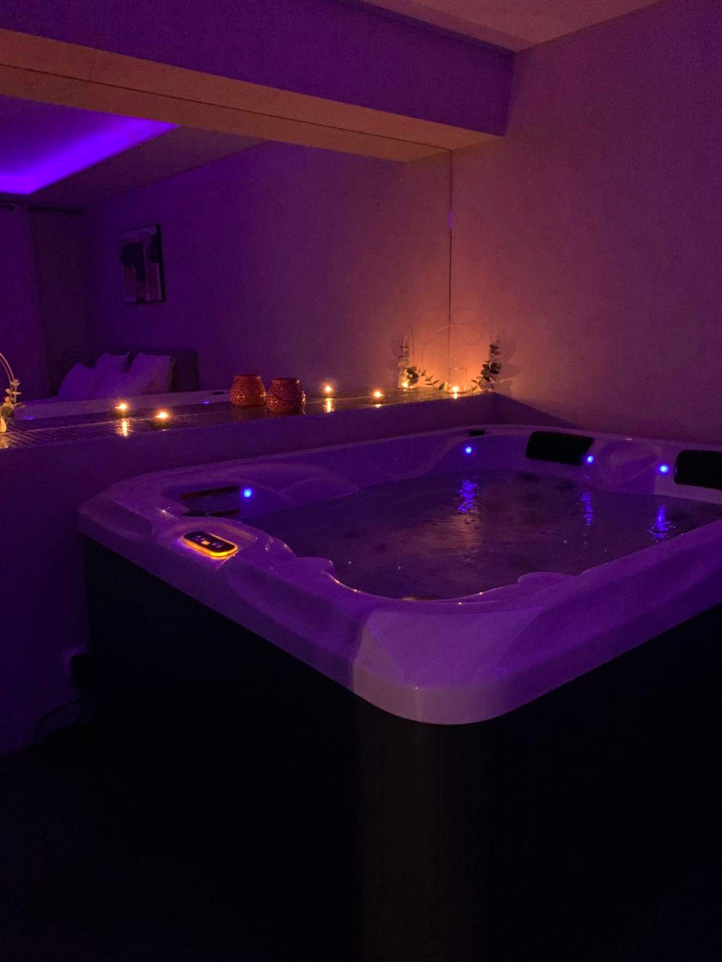 Photo du logement - MAISON AVEC SPA PRIVATIF ( JACUZZI ET SAUNA)