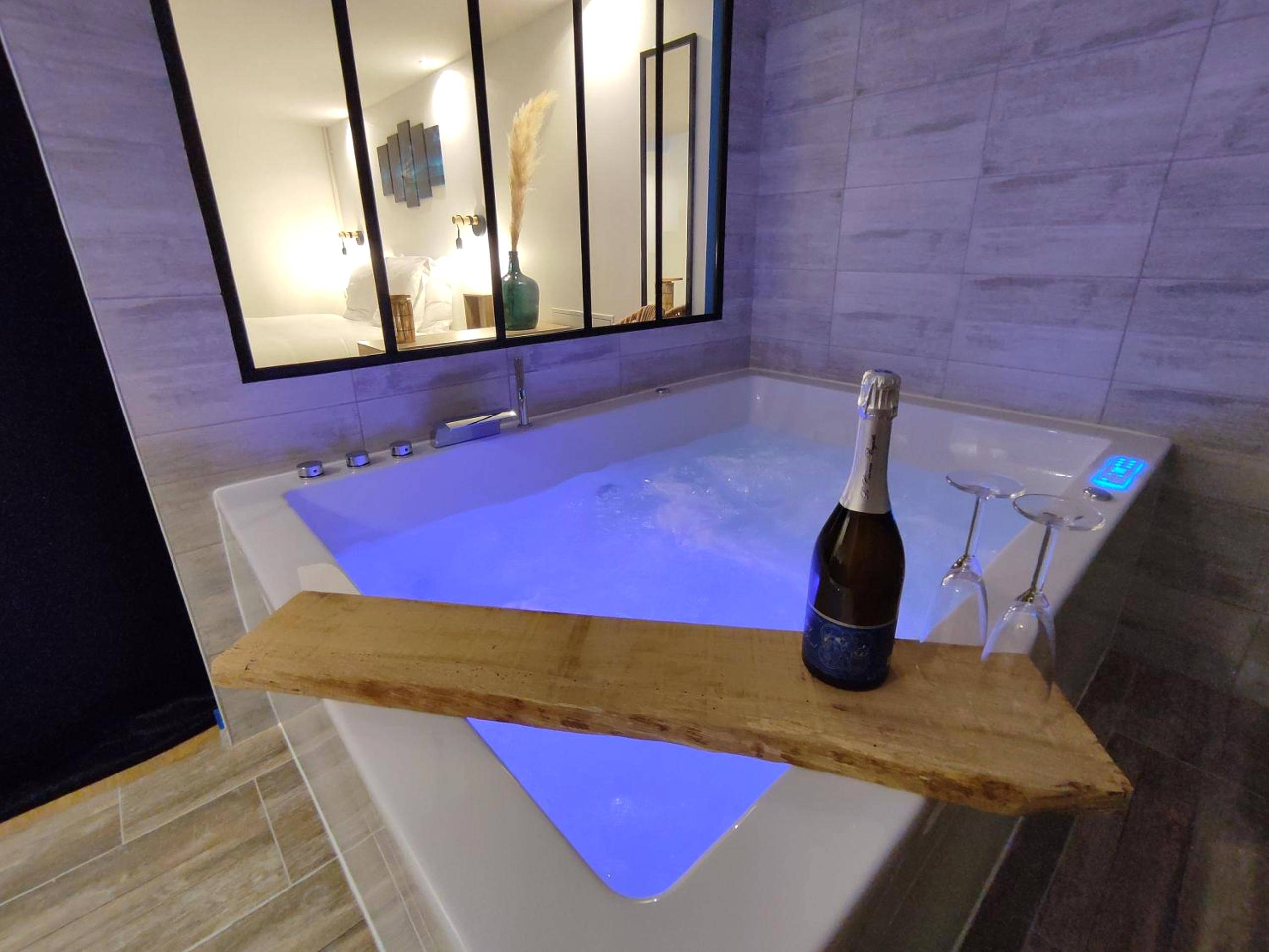 Photo du logement - Maison de ville, SPA Balnéo, 2 suites parentales