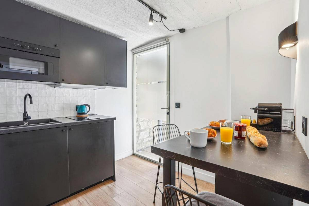 Photo du logement - Maisons Alfort 5 Luxurious apartment with private garden and Jacuzzi - Maisons - Alfort