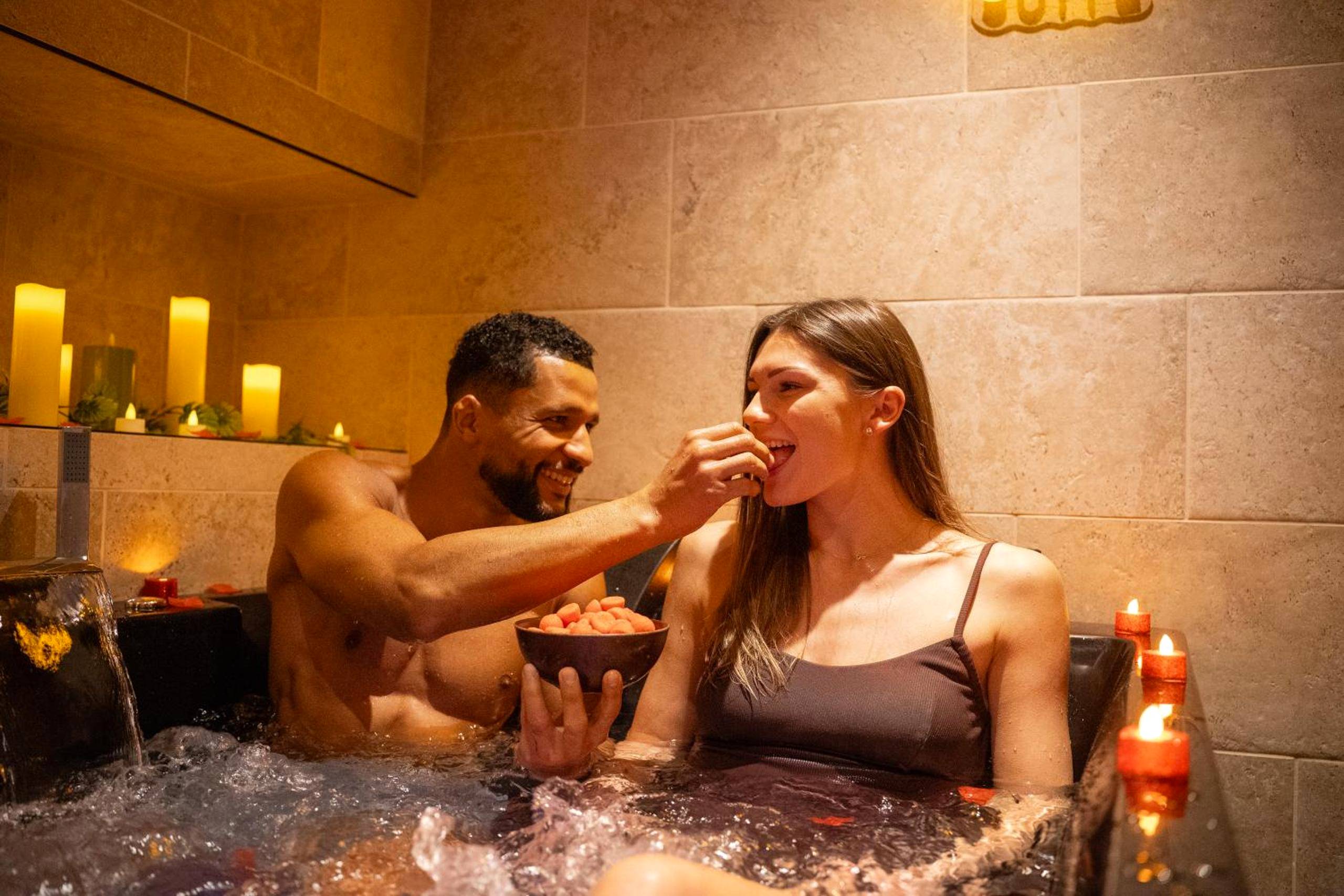 Photo du logement - Mana Suite - Appartement de luxe avec Jacuzzi XXL - Tarare