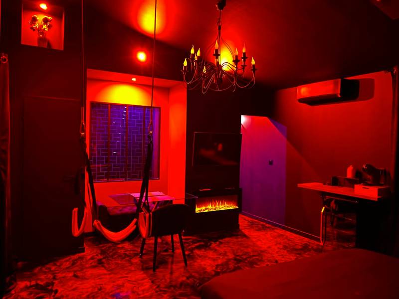 Suite romantique avec balançoire et cheminée - Le Maquis Rooms