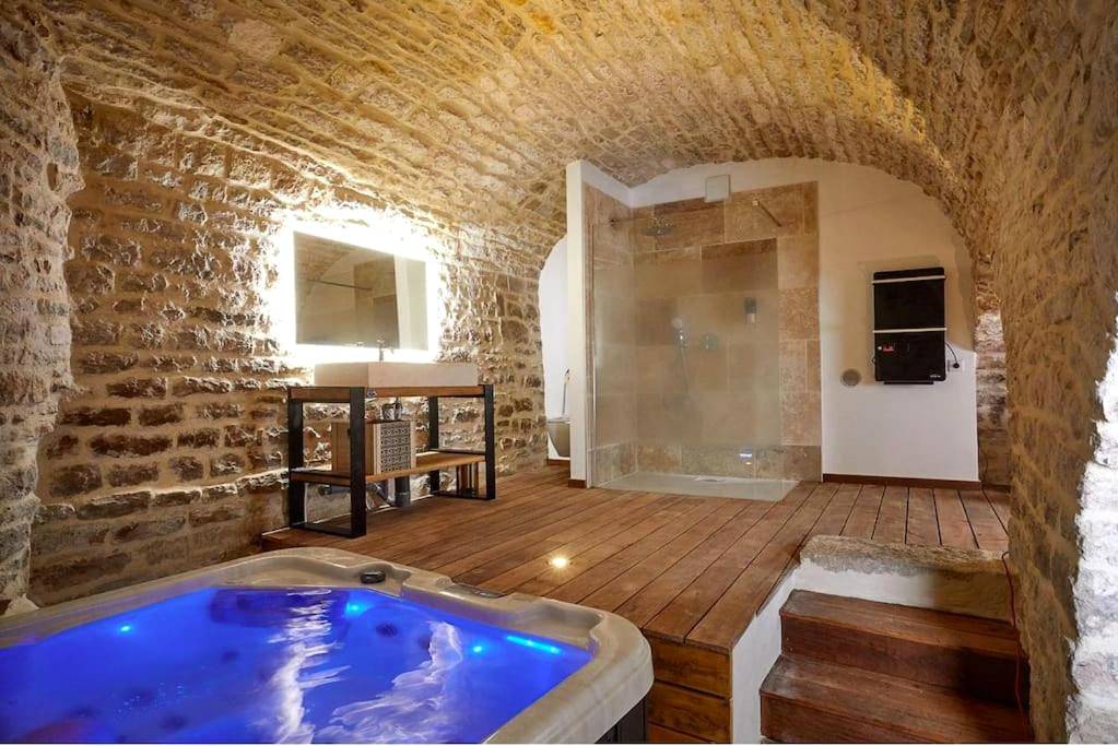Vue principale - Love Room Chablis - Le Marceau Spa Chablis