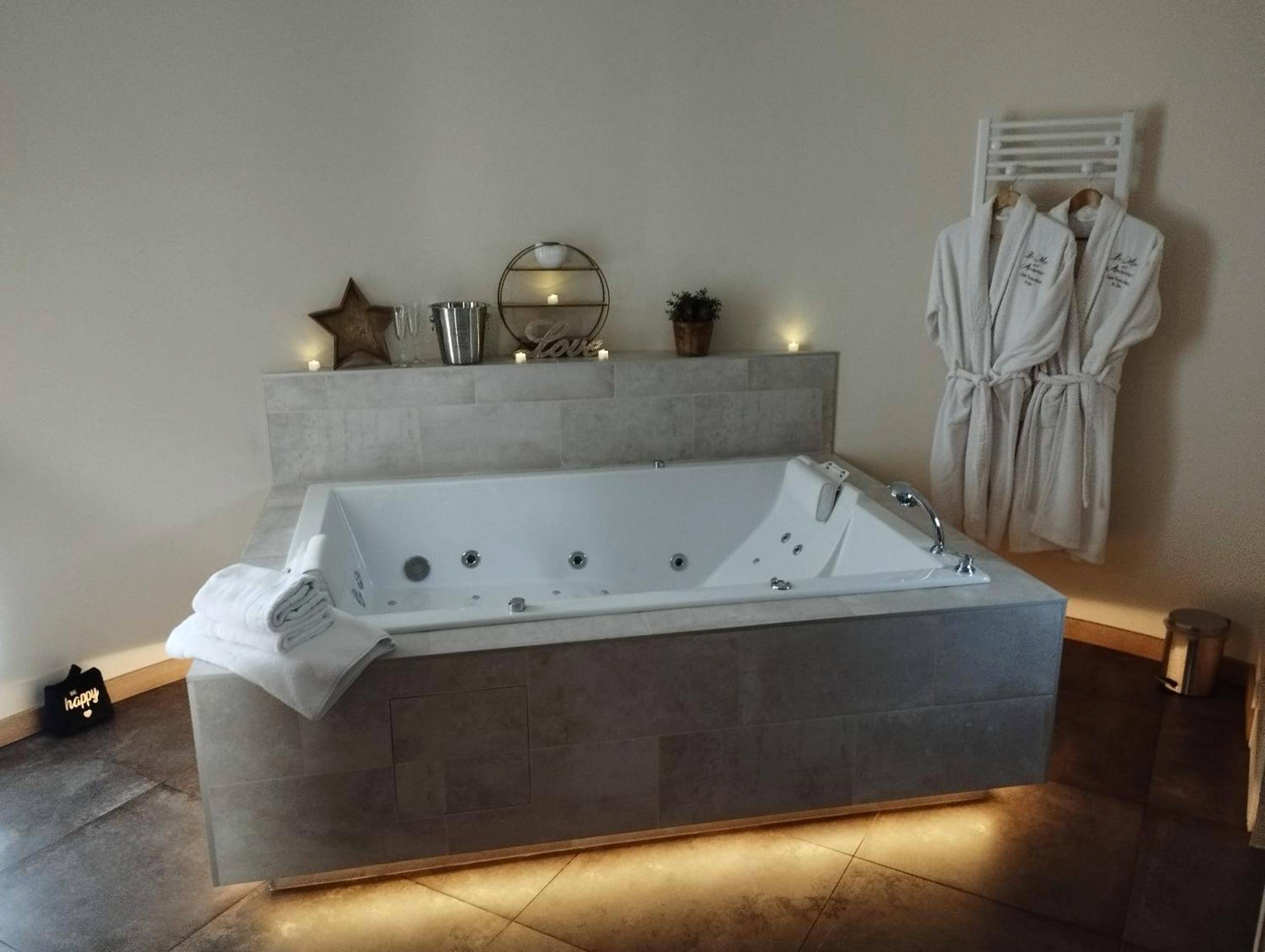 Photo du logement - Le Mas aux Amoureux , Suite Romantique et Spa - Le Barcarès