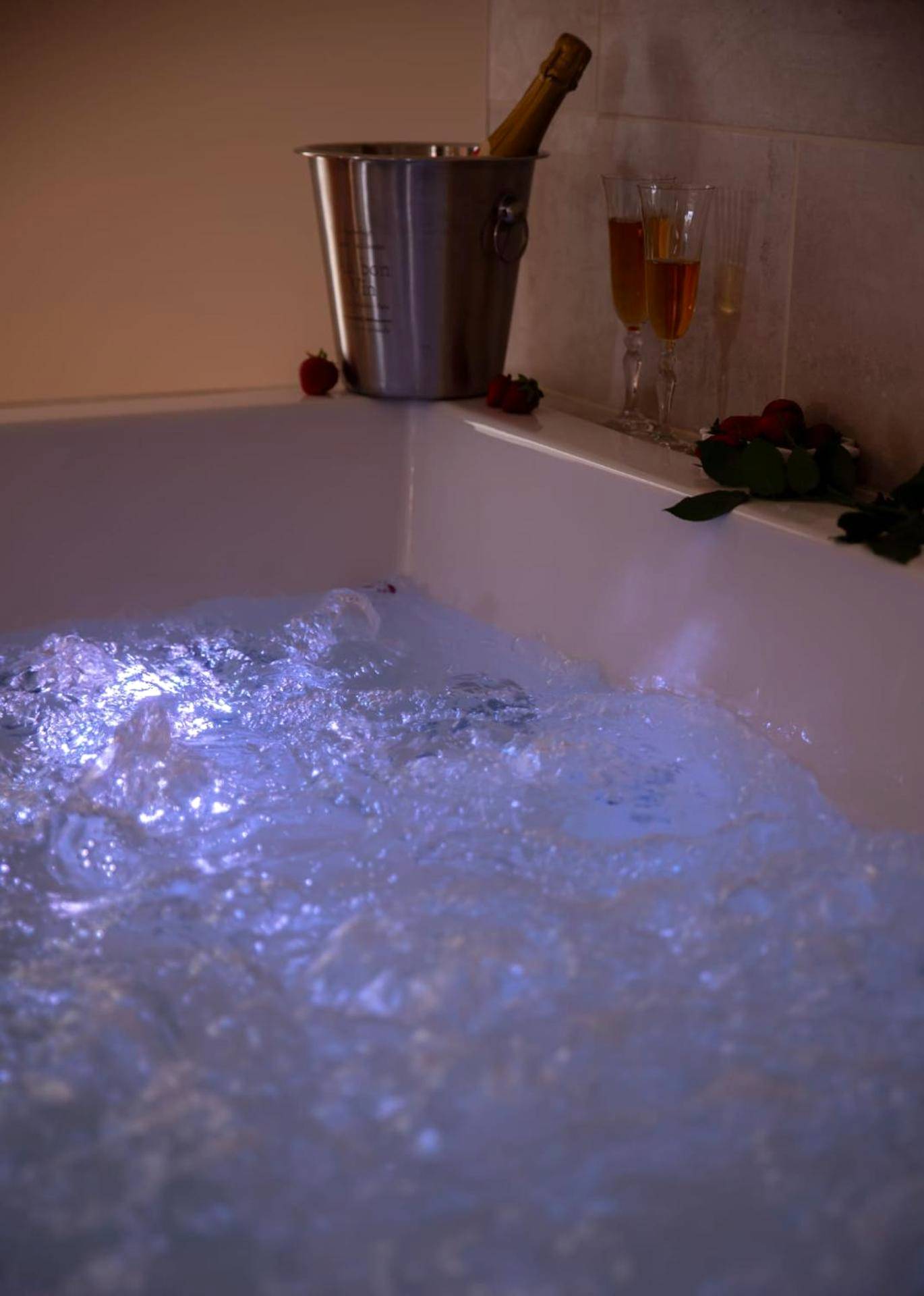 Photo du logement - Le Mas aux Amoureux , Suite Romantique et Spa - Le Barcarès