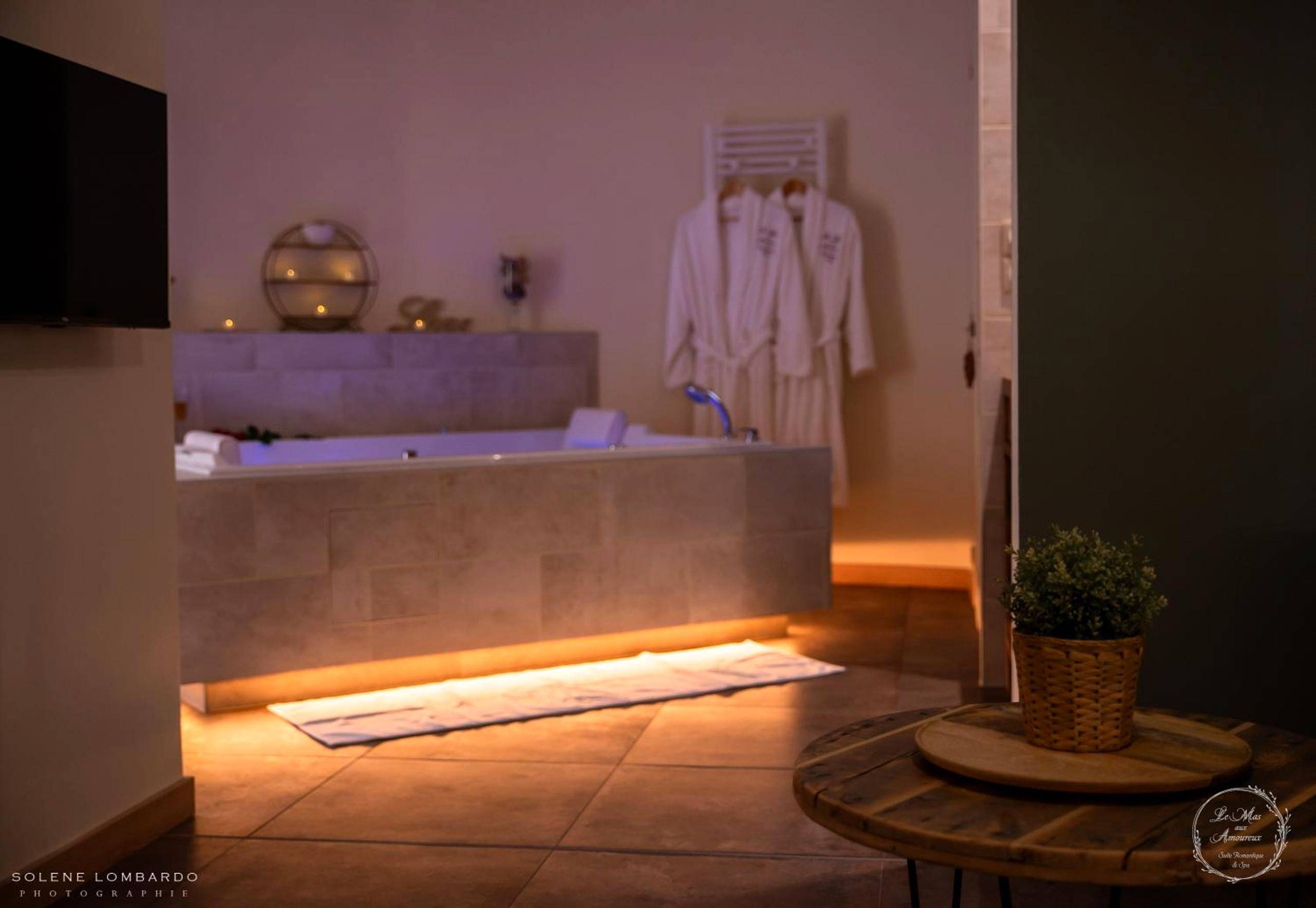 Photo du logement - Le Mas aux Amoureux , Suite Romantique et Spa