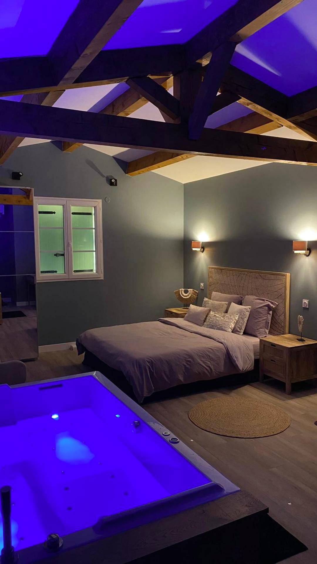 Photo du logement - Mas Hinaiti - Suite romantique avec Spa et écran géant de cinéma