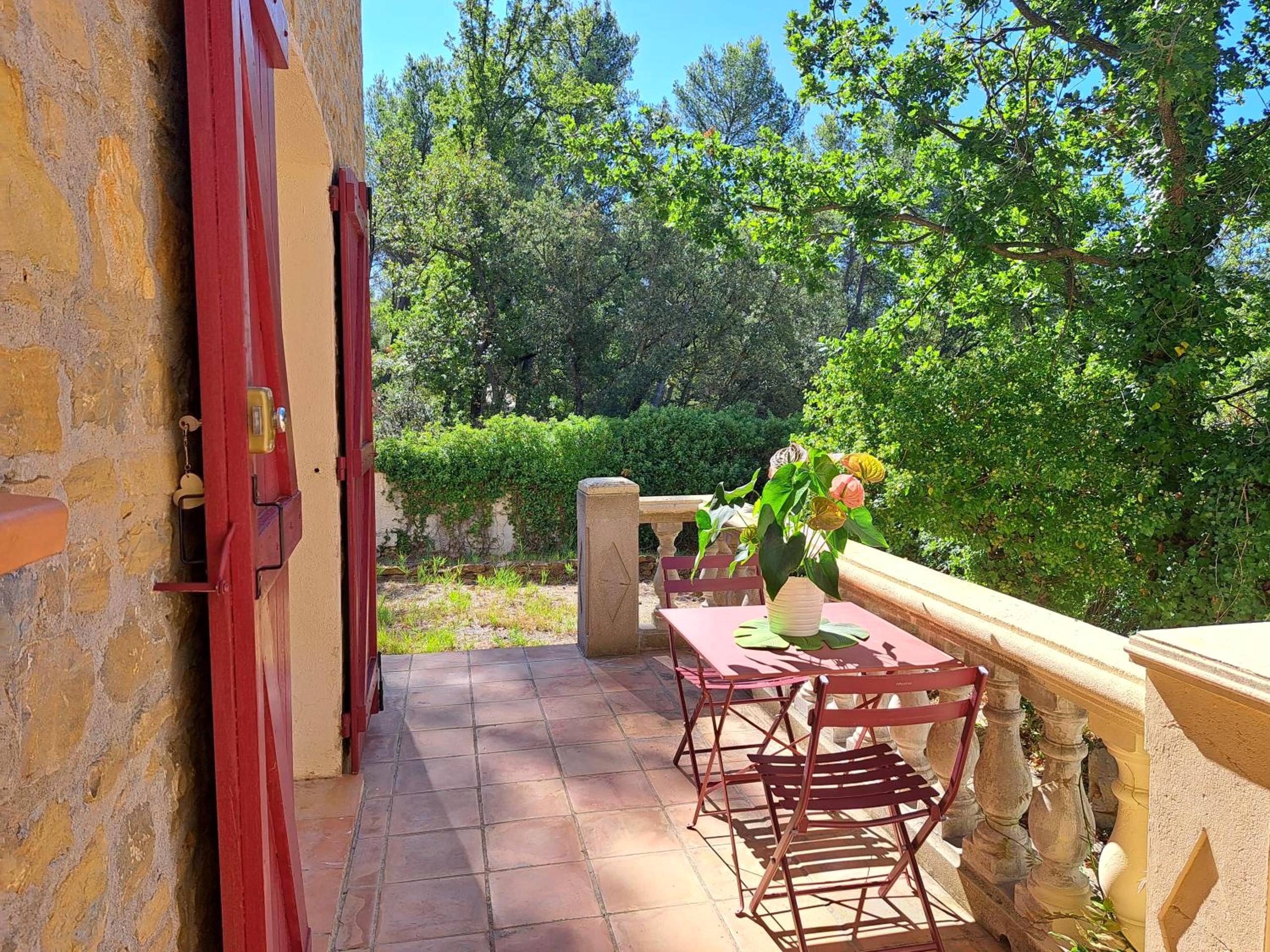 Photo du logement - Gîtes Mas des rochers - Case bambou avec Spa