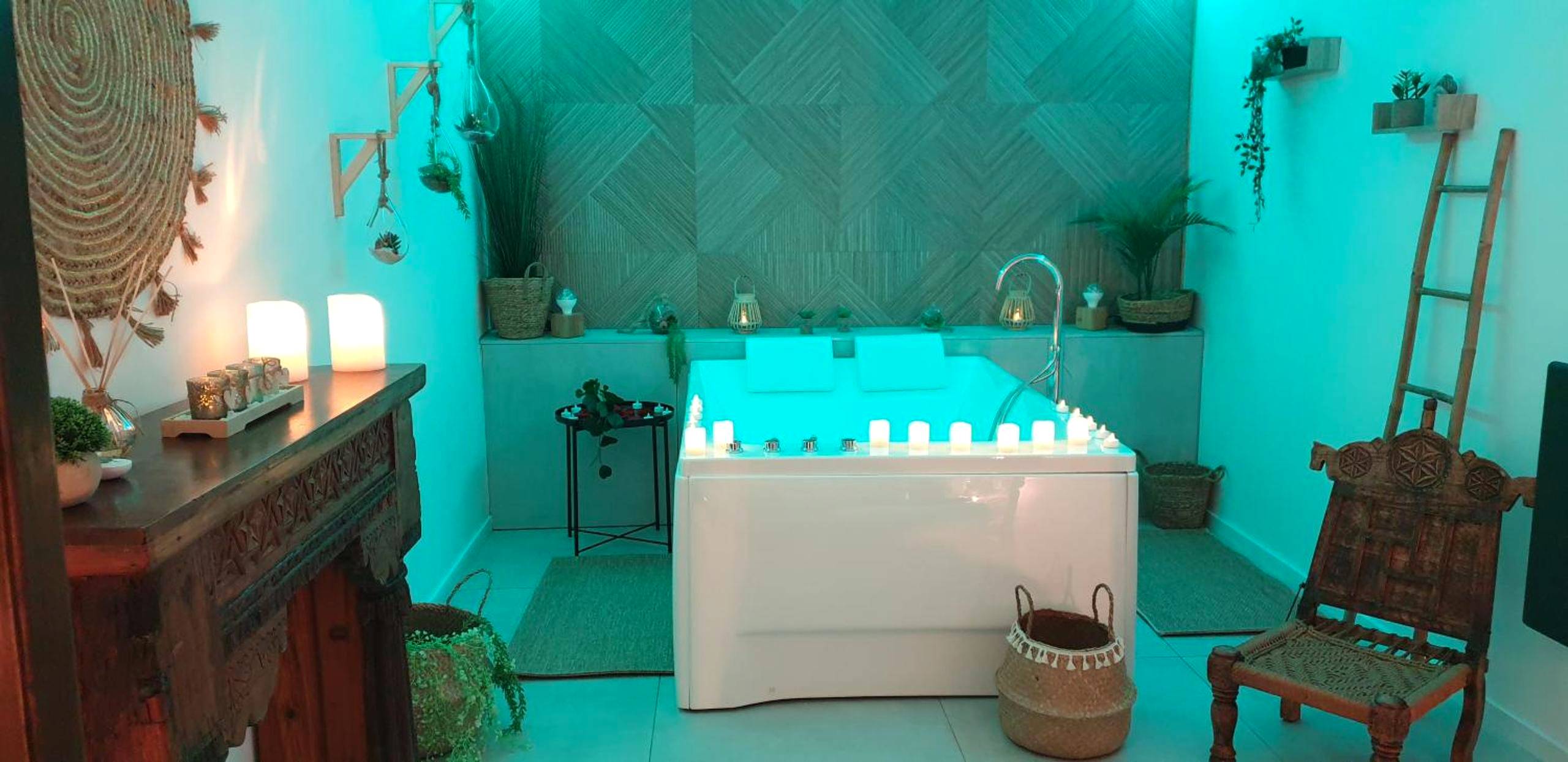 Photo du logement - Gîtes Mas des rochers - Romance tropicale avec Spa - Le Beausset