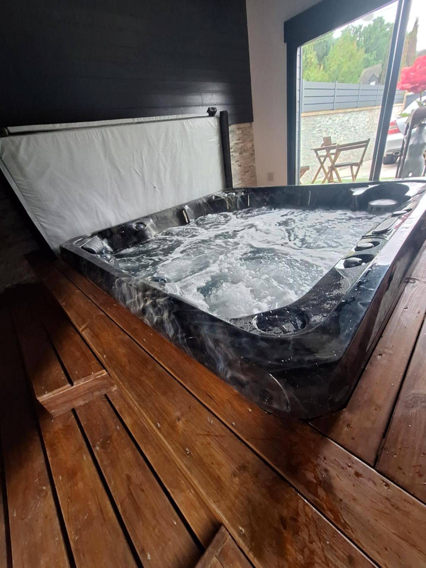 Photo du logement - love room mes petits secrets miniac morvan avec jacuzzi privatif