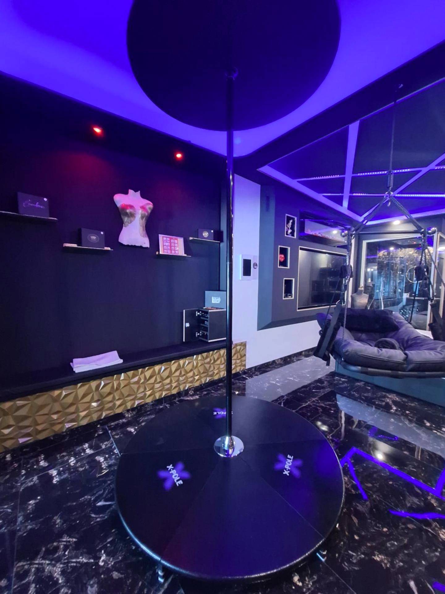 Photo du logement - love room mes petits secrets miniac morvan avec jacuzzi privatif - Dinan