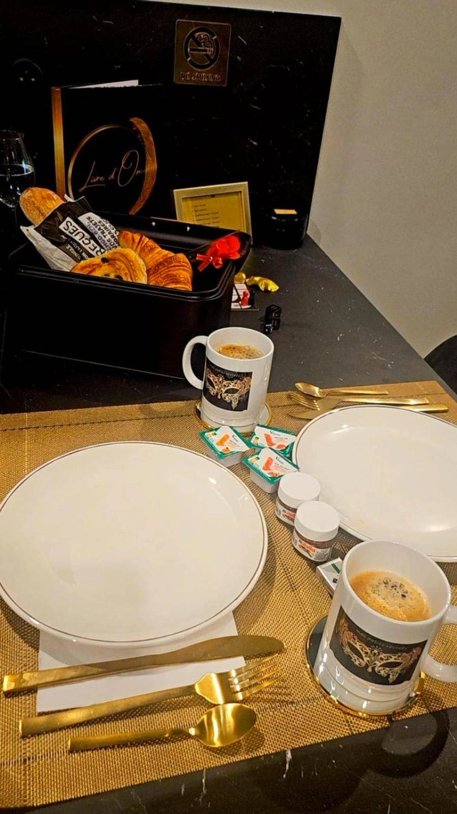 Photo du logement - love room mes petits secrets miniac morvan avec jacuzzi privatif - Dinan