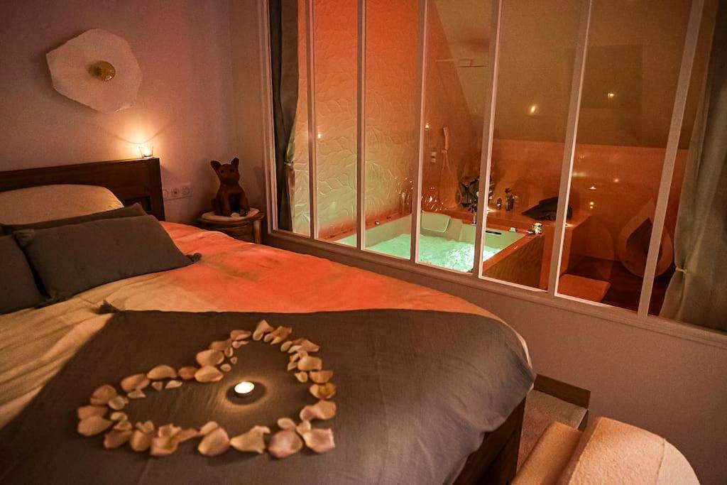 Photo du logement - La Mezzanine de l'Etoile suite avec jacuzzi privé