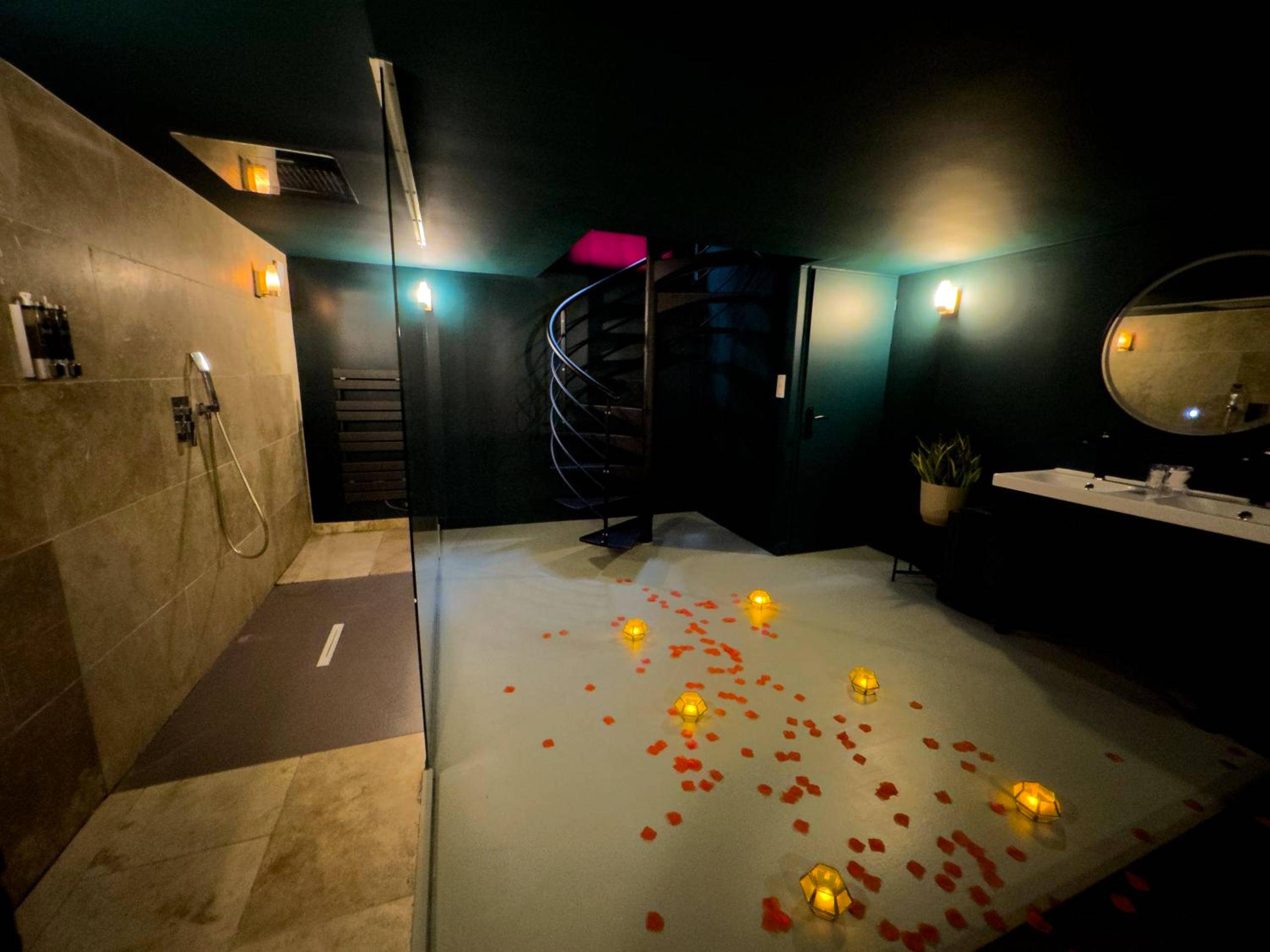 Photo du logement - Mieuxqualhotel jacuzzi privatif Velvet Desire