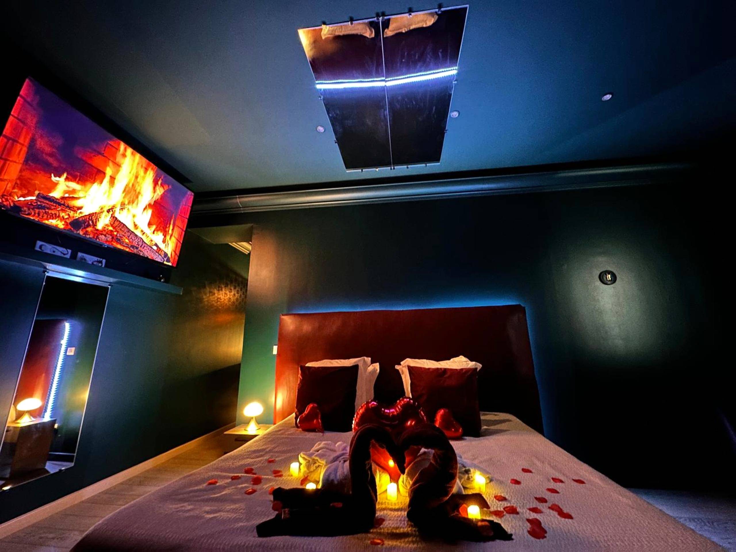 Photo du logement - Mieuxqualhotel jacuzzi privatif Velvet Desire