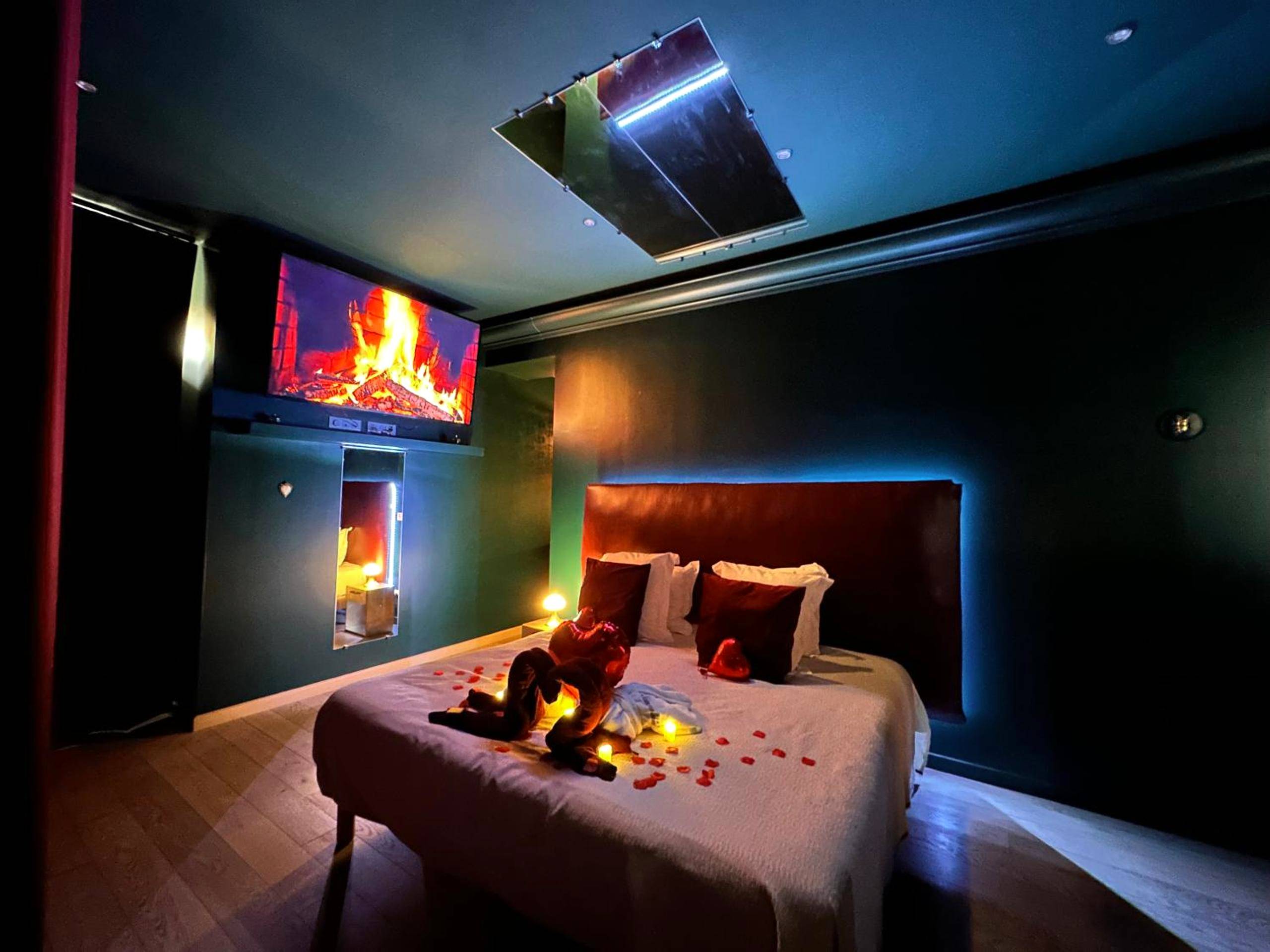 Photo du logement - Mieuxqualhotel jacuzzi privatif Velvet Desire