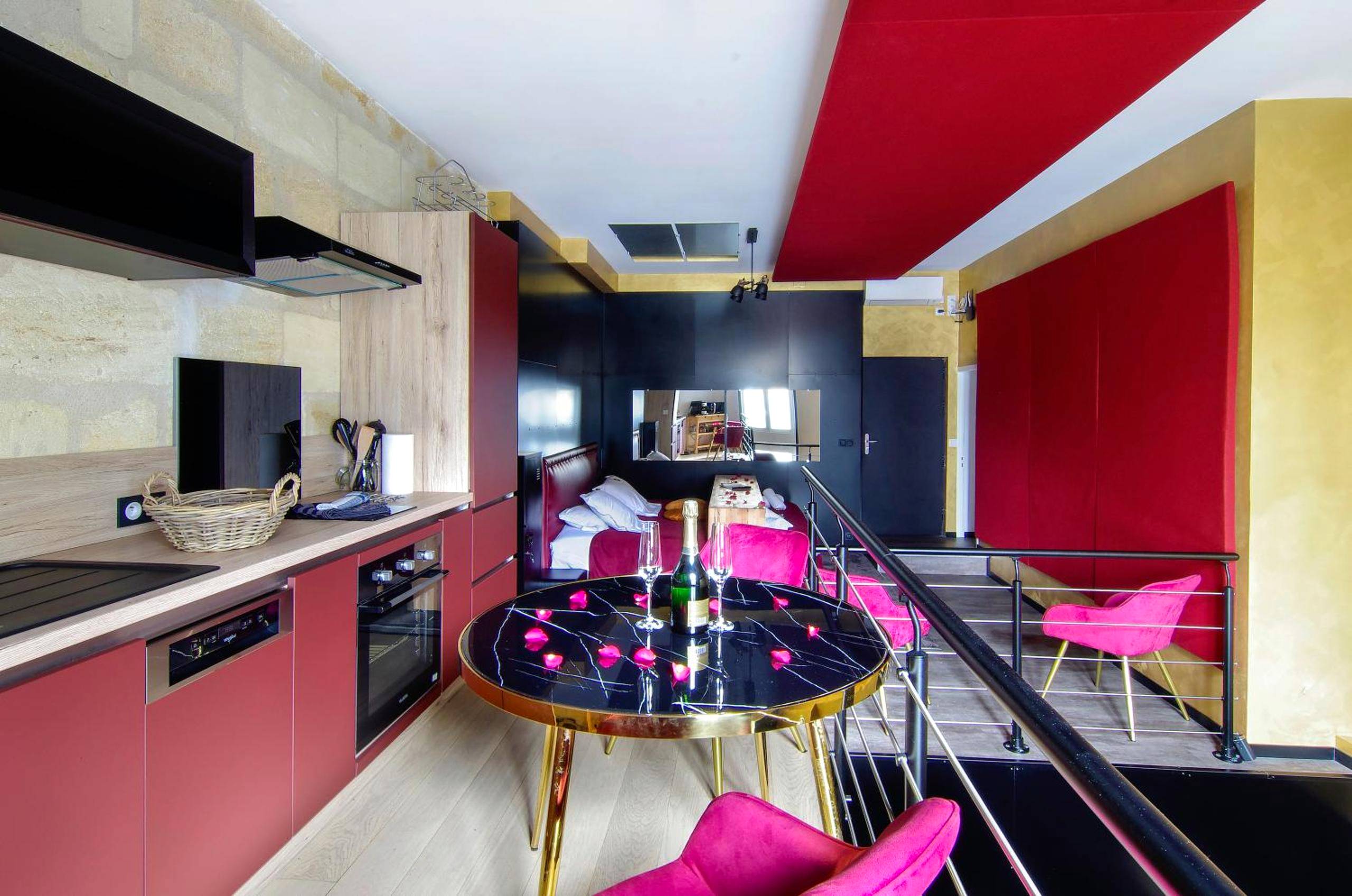 Photo du logement - Mieuxqualhotel jacuzzi privatif Love room