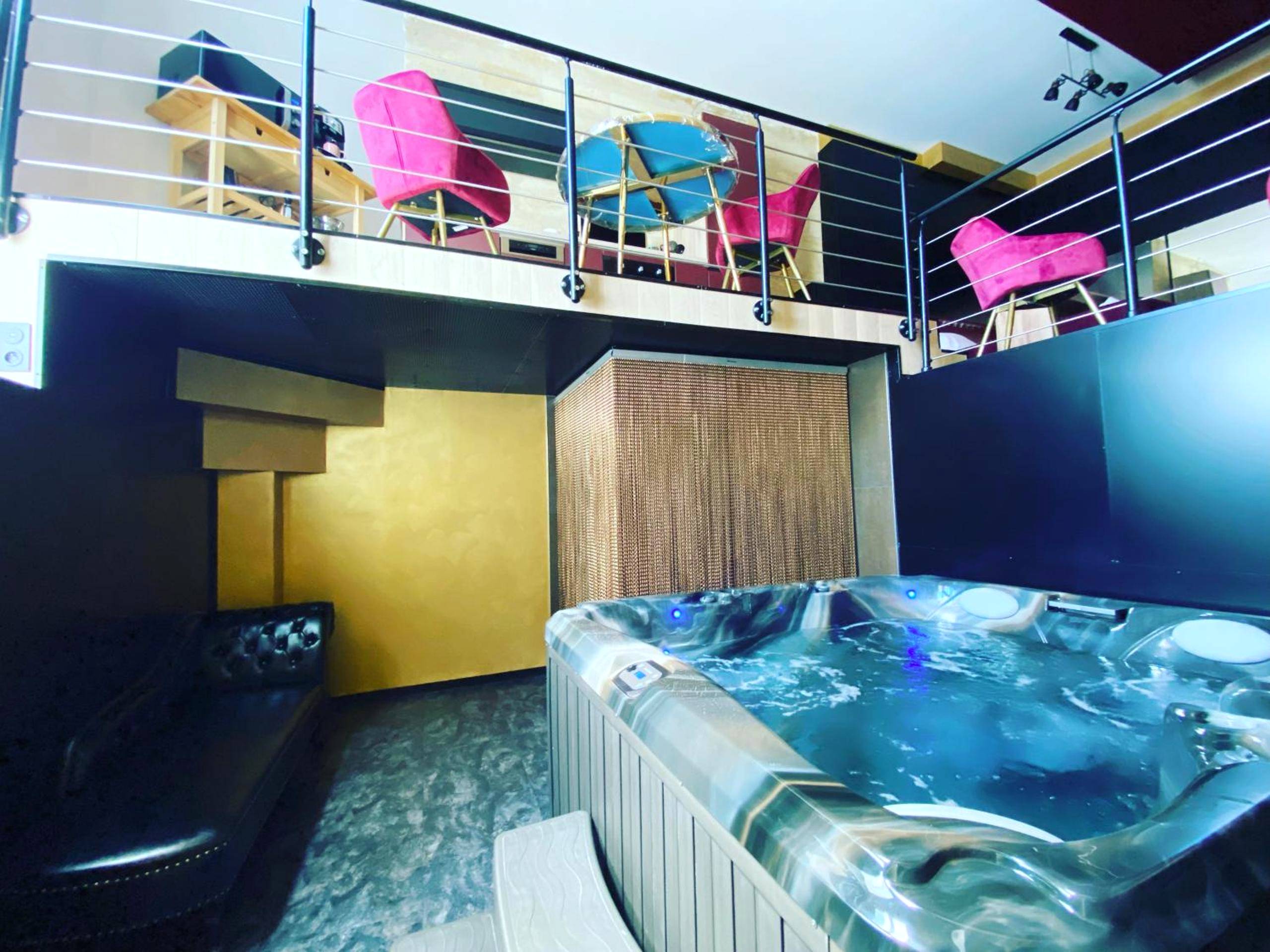 Photo du logement - Mieuxqualhotel jacuzzi privatif Love room