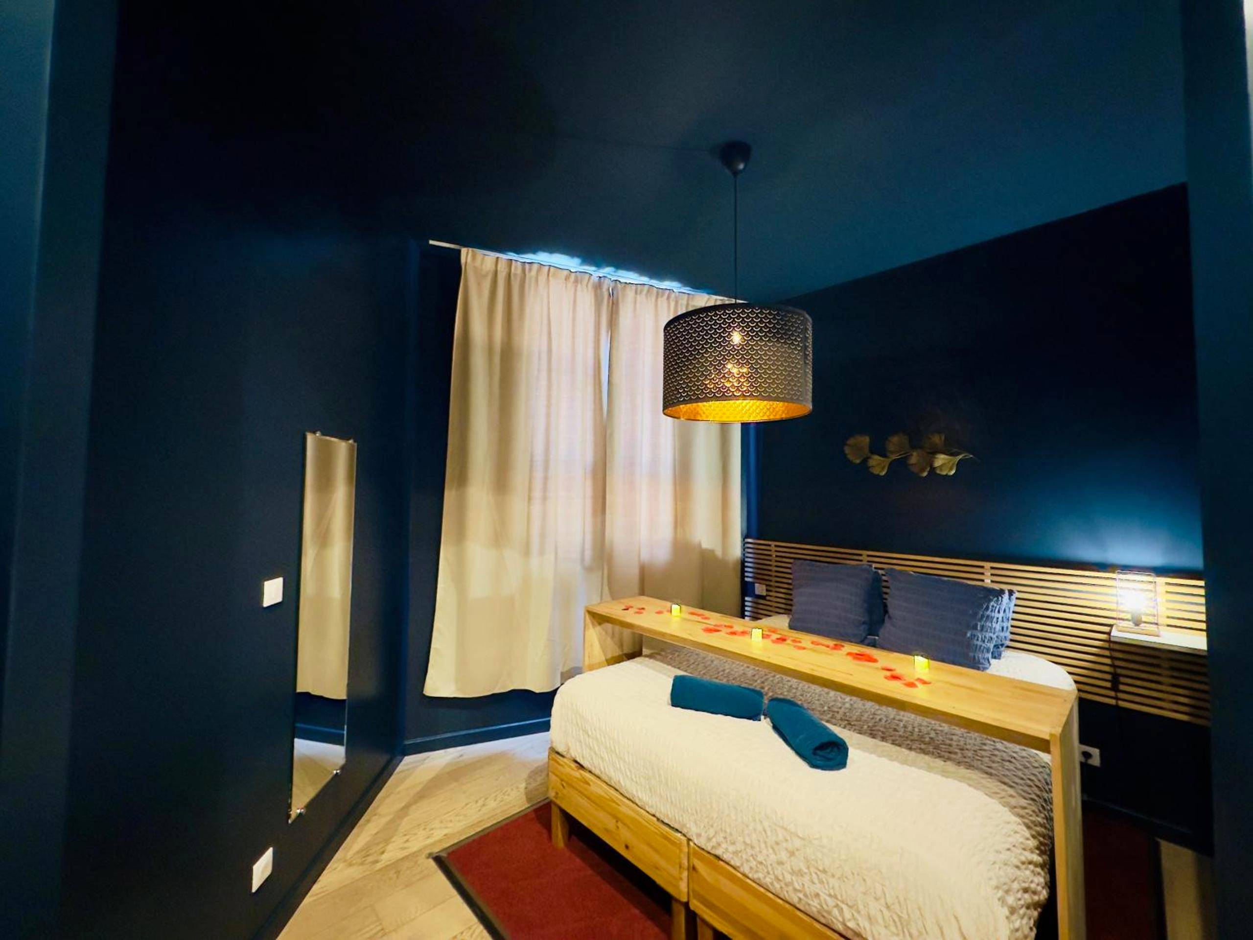 Photo du logement - Mieuxqualhotel jacuzzi privatif La Parenthèse - Bordeaux