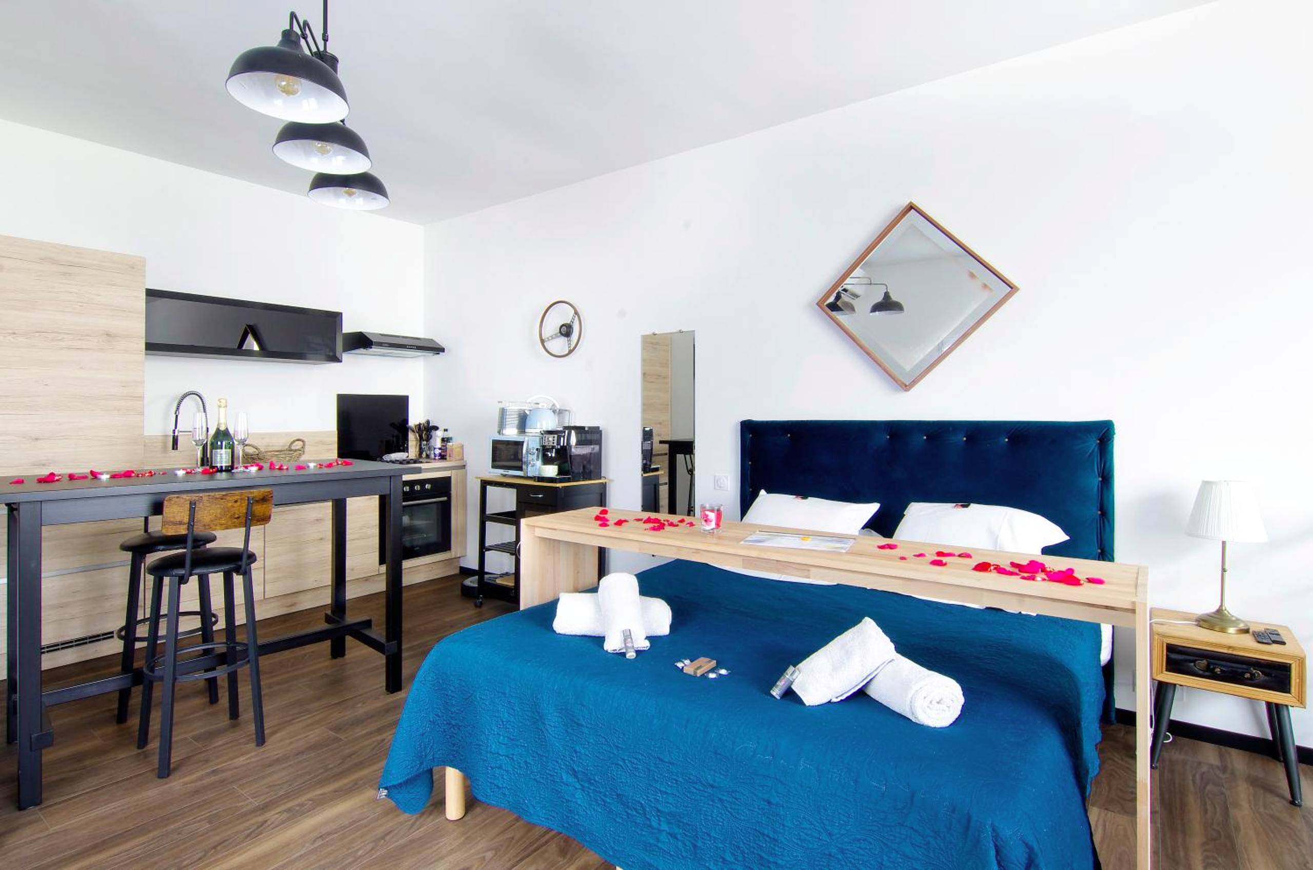 Photo du logement - Mieuxqualhotel jacuzzi privatif La retro