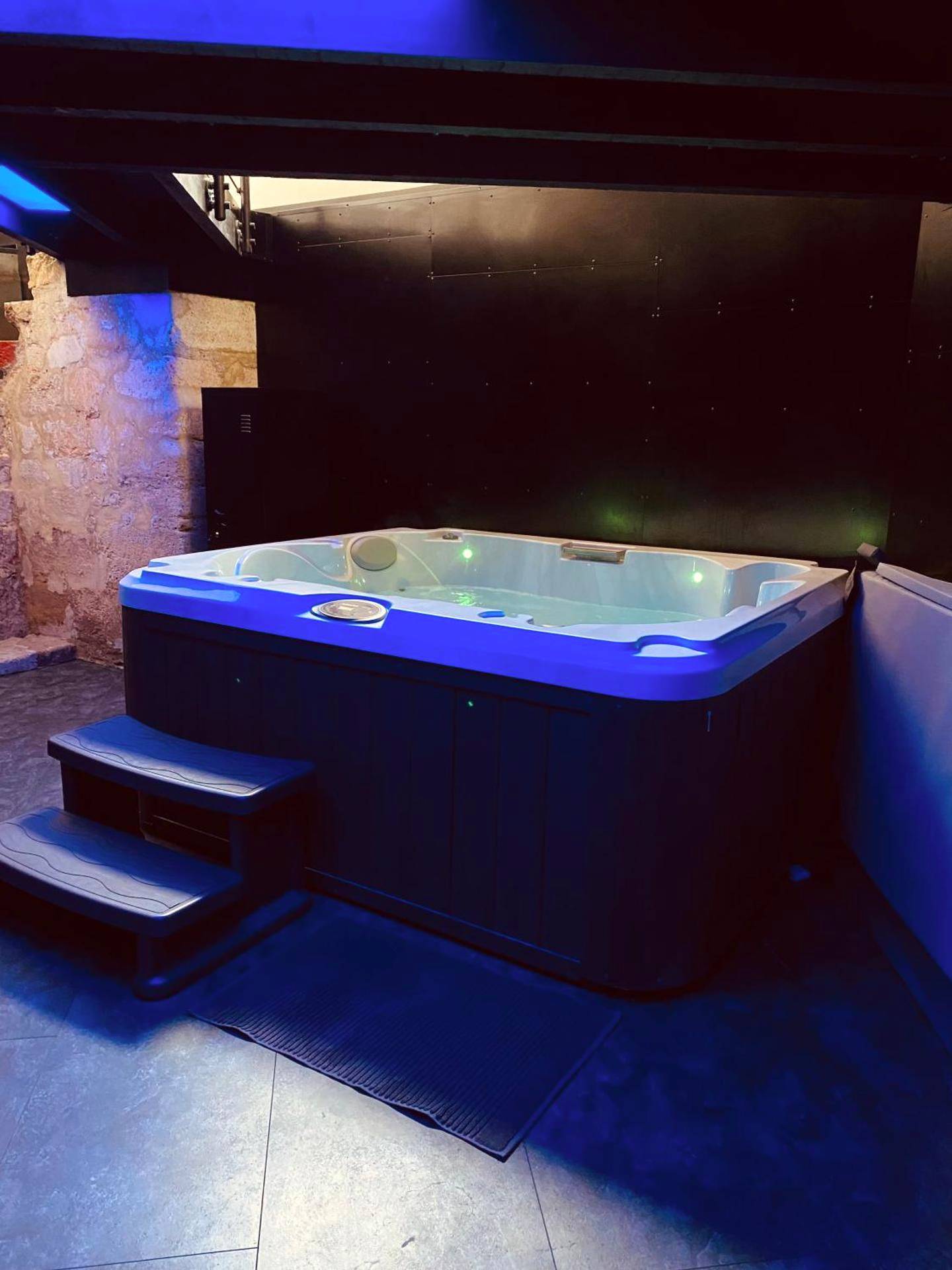 Photo du logement - Mieuxqualhotel jacuzzi privatif La retro