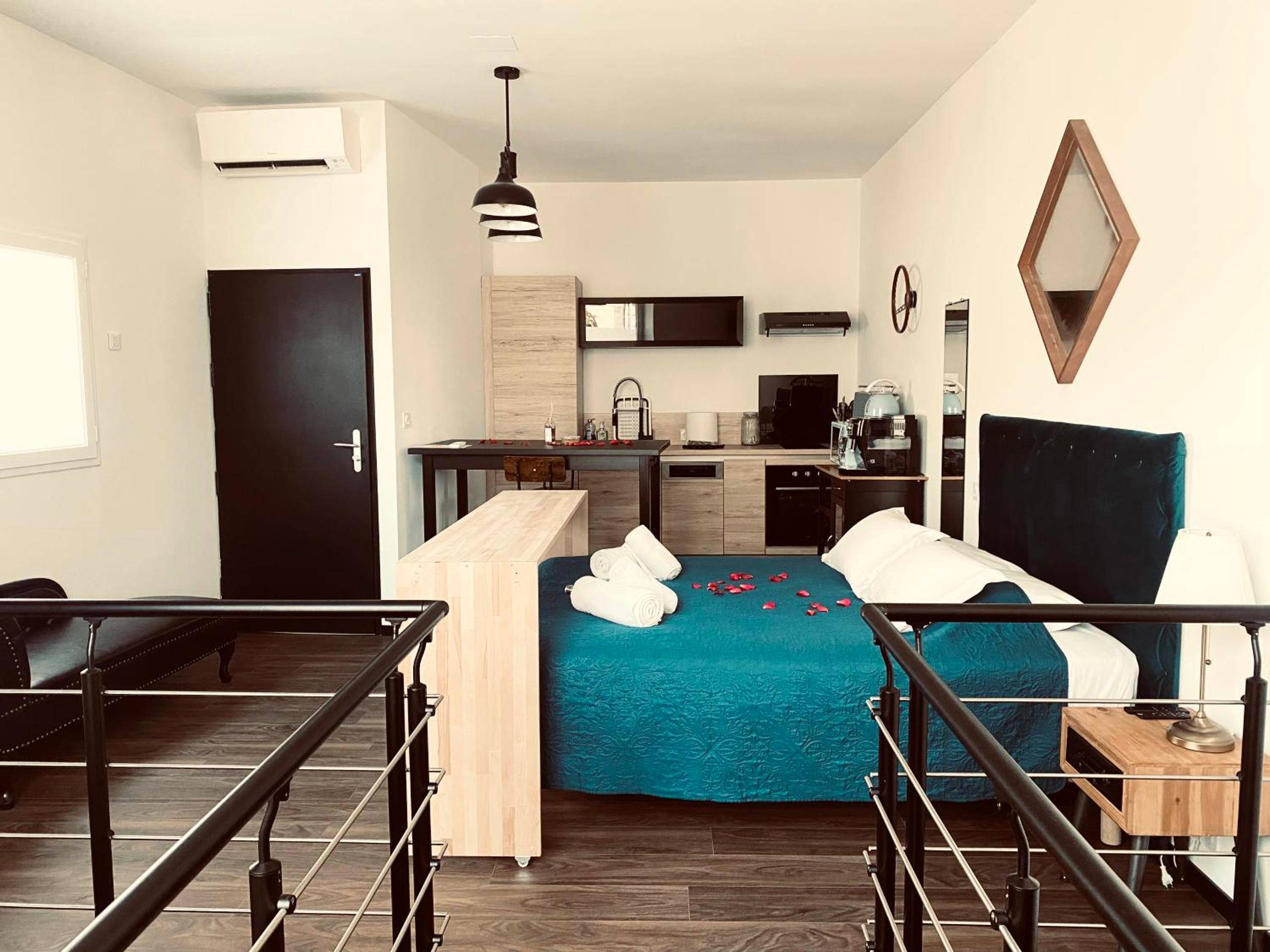 Photo du logement - Mieuxqualhotel jacuzzi privatif La retro