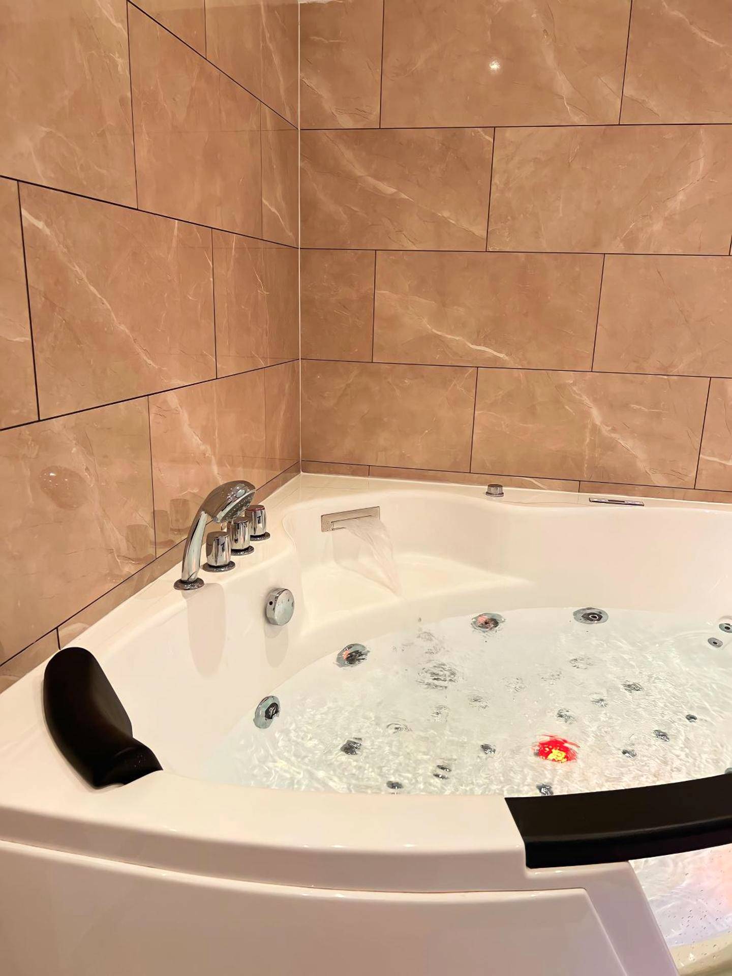 Photo du logement - Modern SPA - Cosy & Chic - JACCUZI