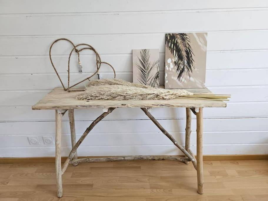 Console en bois flotté avec décoration bohème - Un moment de détente
