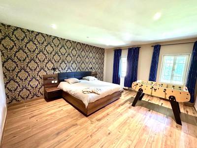 Chambre avec lit king size et baby - foot - Un moment hors du temps - Jacuzzi - Billard - Baby - Foot - Parking - 167