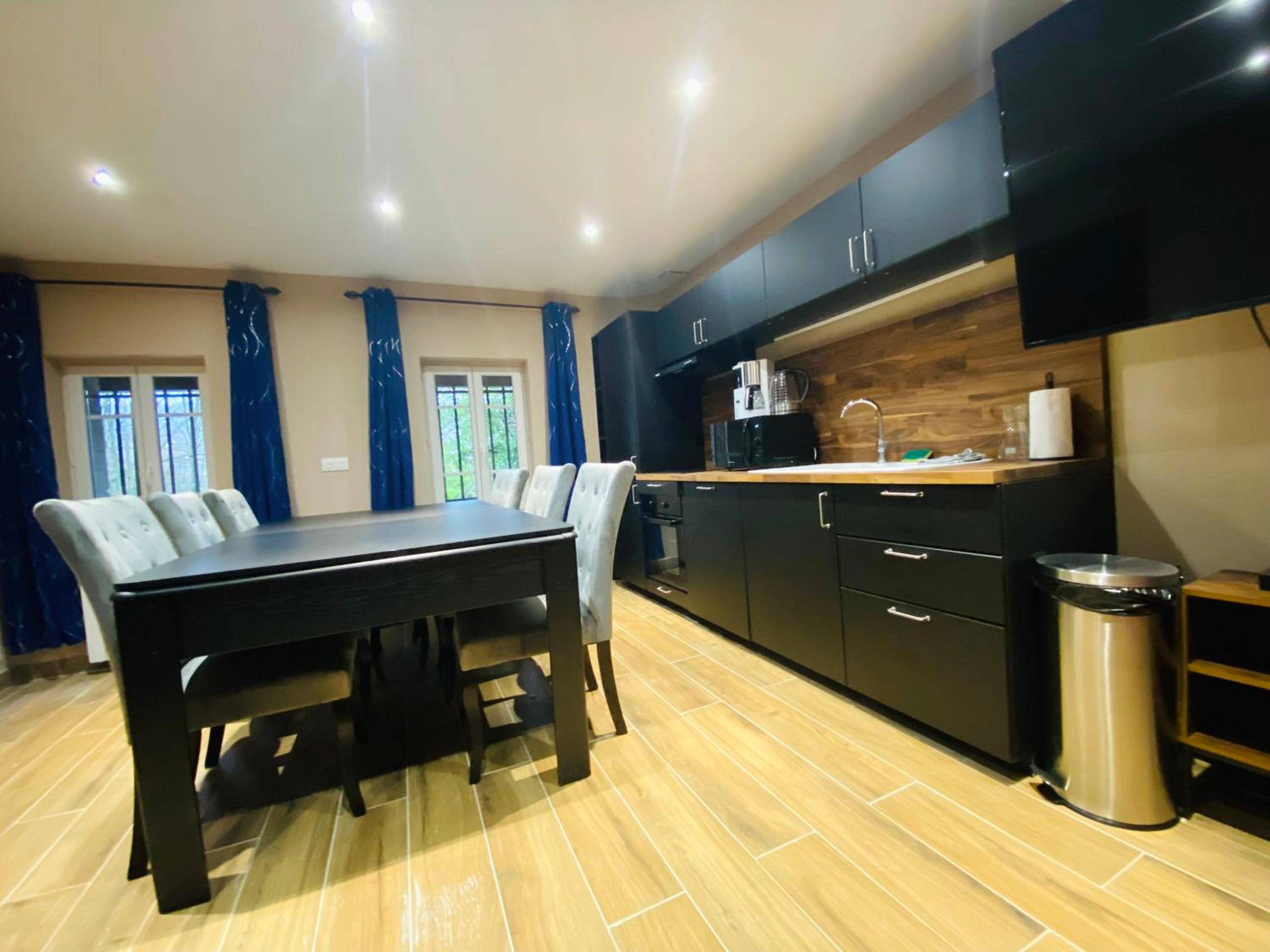 Photo du logement - Un moment hors du temps - Jacuzzi - Billard - Baby - Foot - Parking - 167 - Rouen