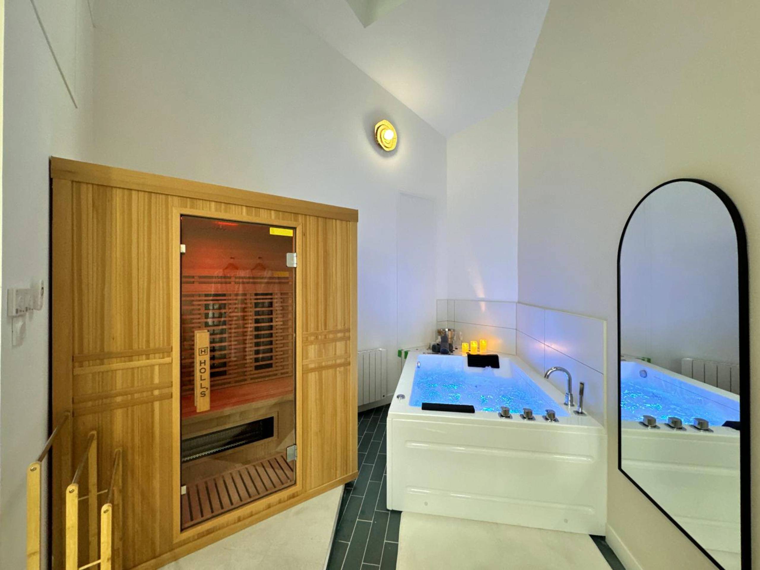 Photo du logement - Mon spa privé - Balnéo & Sauna - Le Mans insolite
