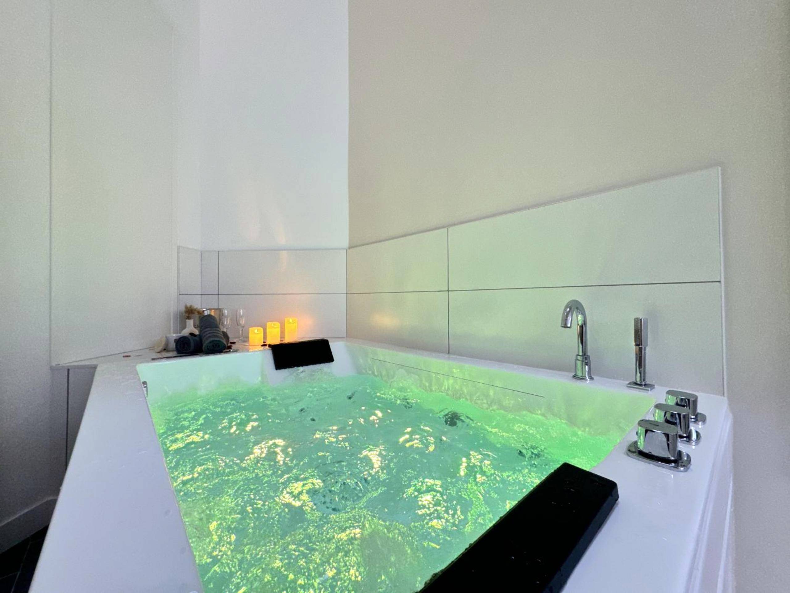 Photo du logement - Mon spa privé - Balnéo & Sauna - Le Mans insolite