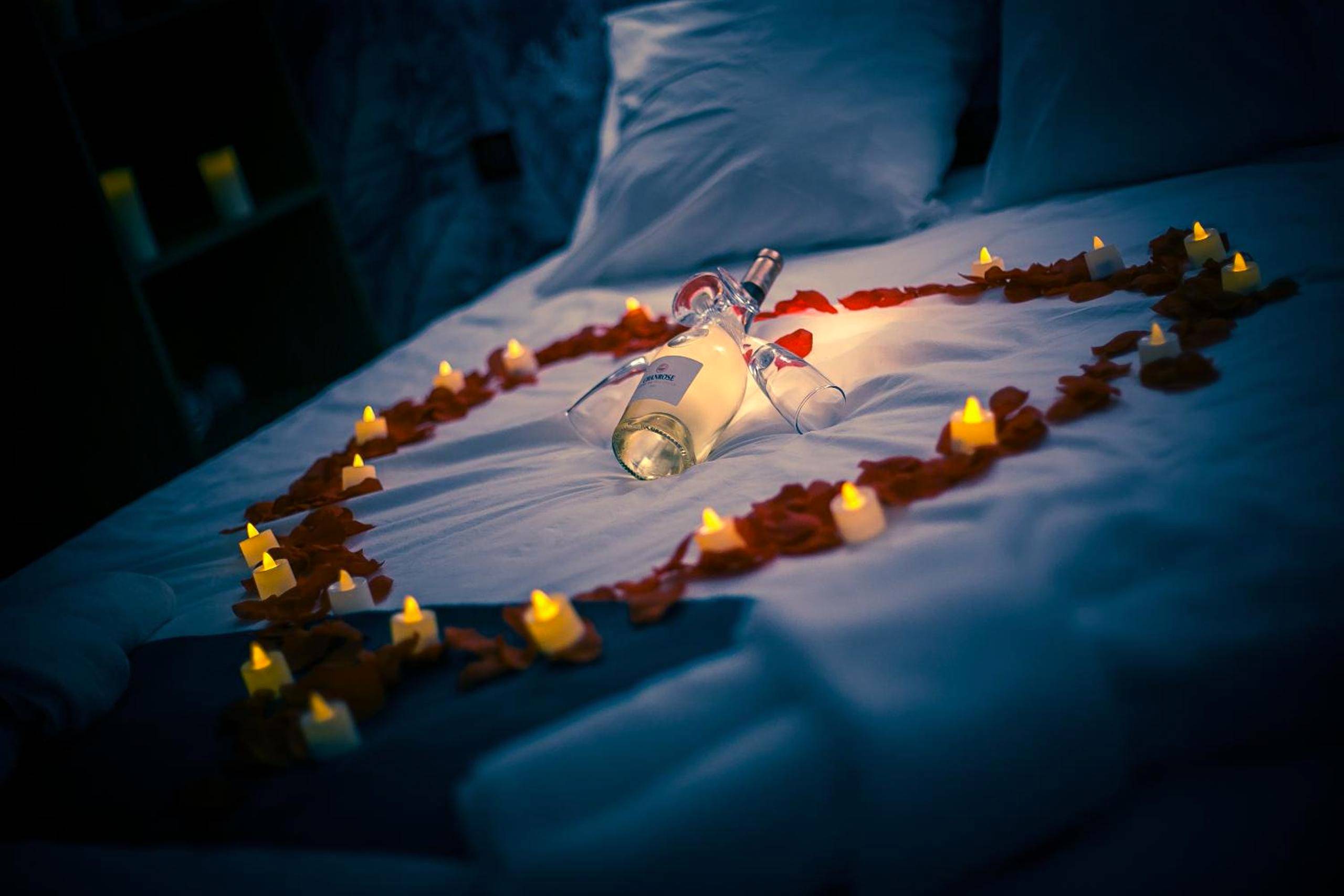 Photo du logement - Love Room du Mont d'Or - Baignoire SPA - Minibar offert