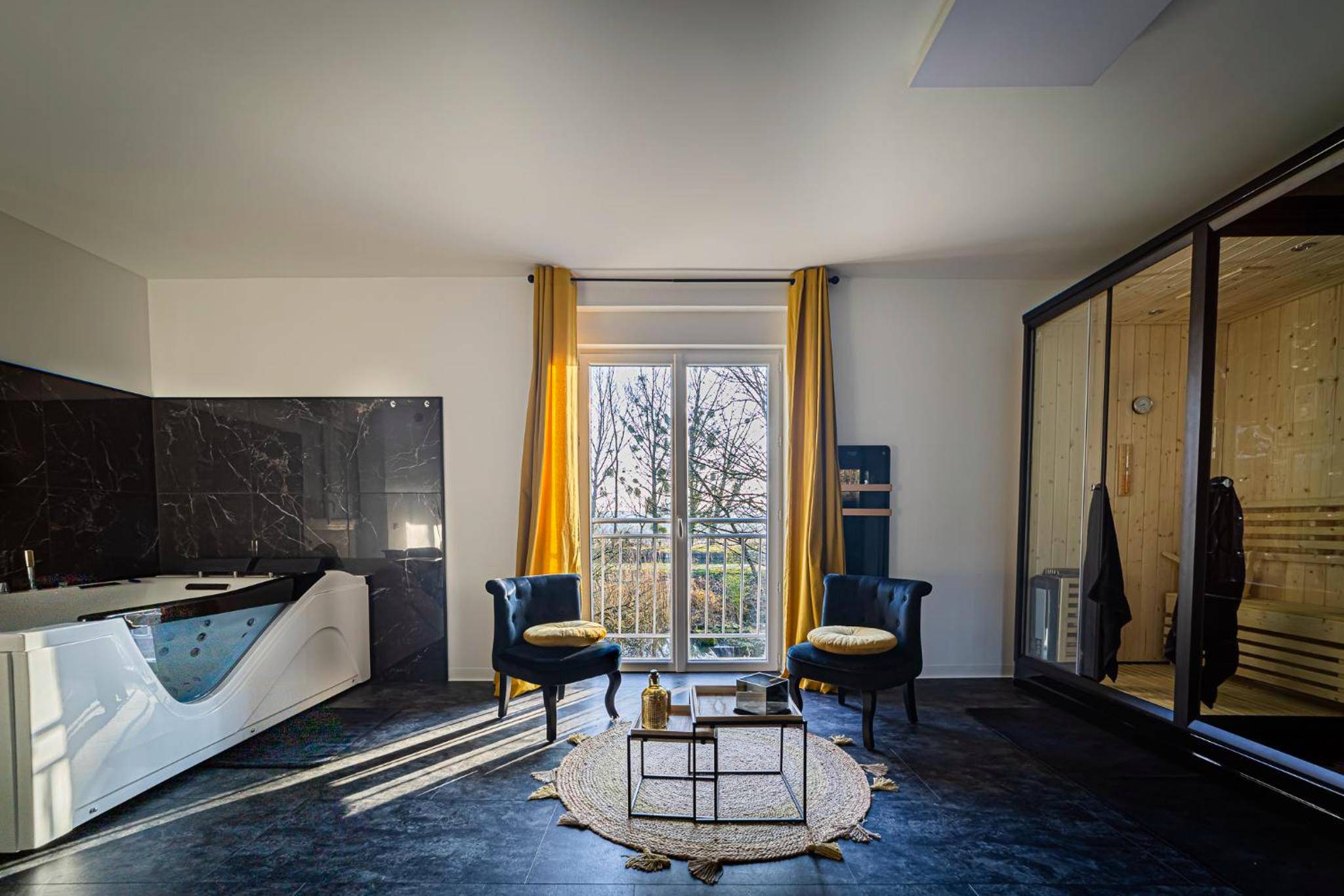 Photo du logement - superbe appartement de charme moulin de Baverans . - Dole