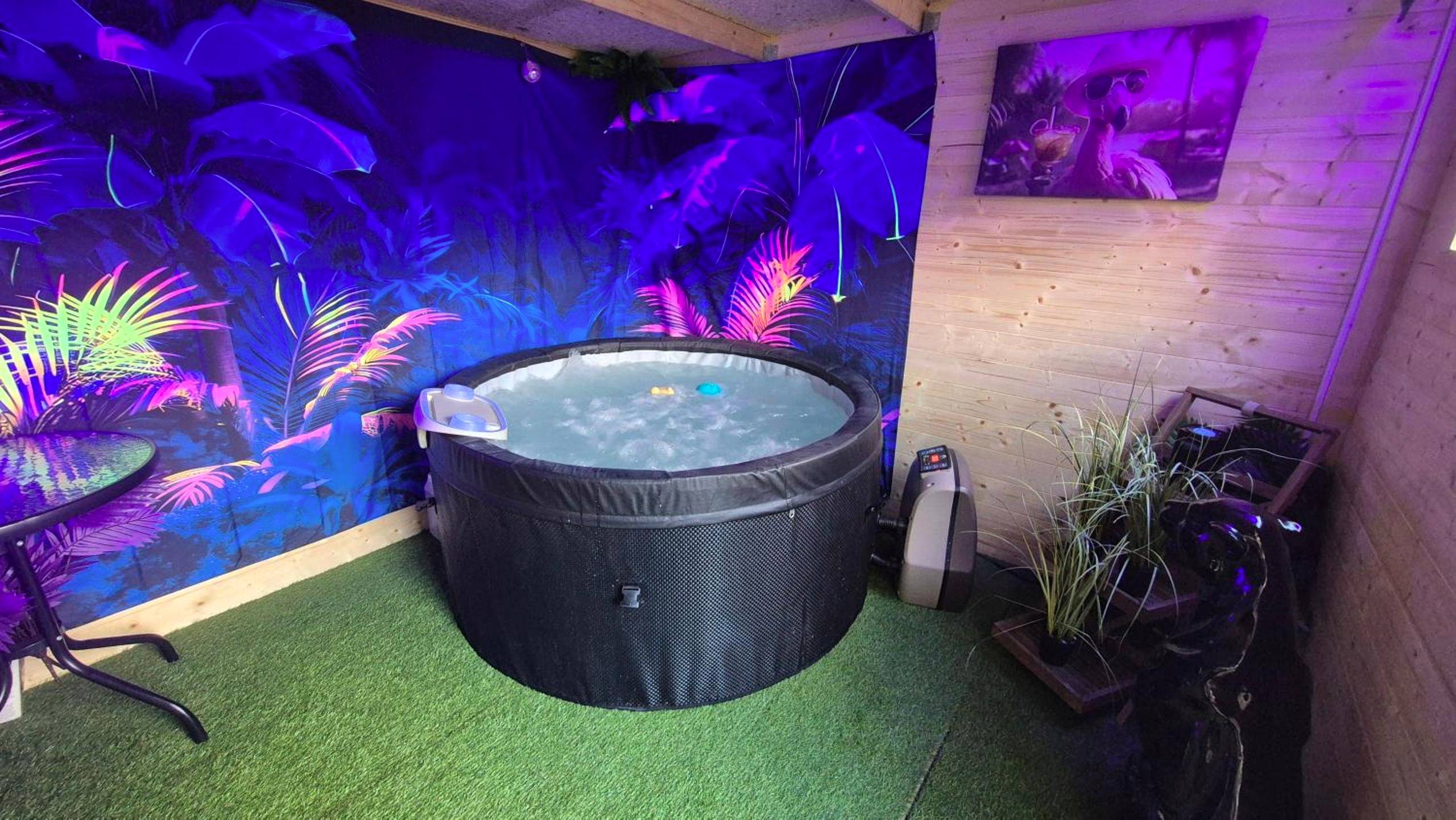 Photo du logement - LoveRoom le moutik du bord de mer avec SPA et sauna parking gratuit