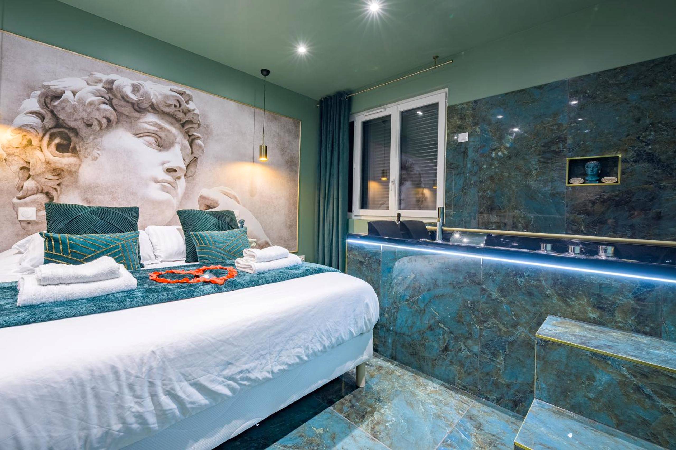 Photo du logement - Le Musée d’Aphrodite / JACUZZI - Montgeron