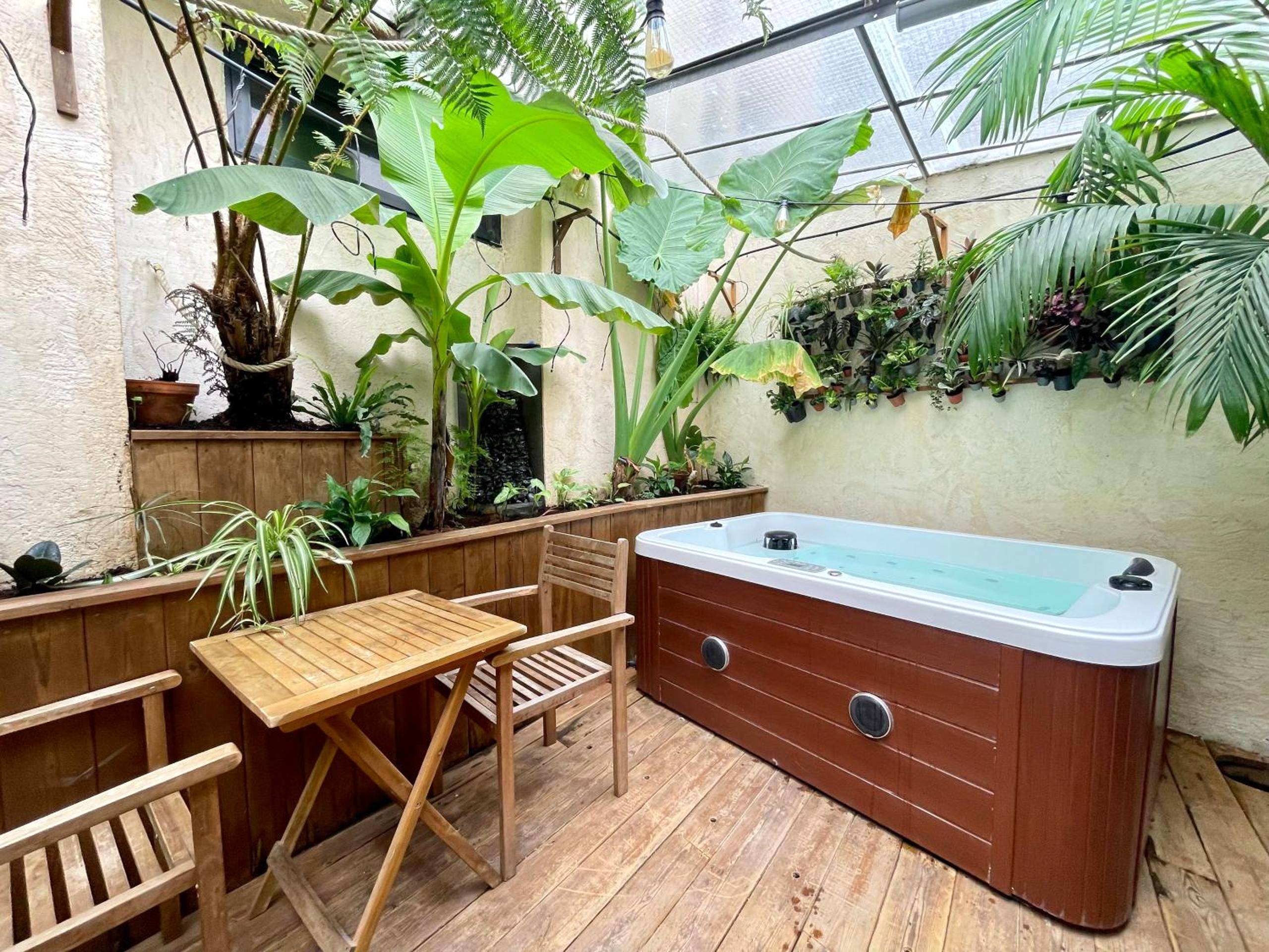 Photo du logement - myinsolite - Cocon Tropical, jacuzzi, énigme