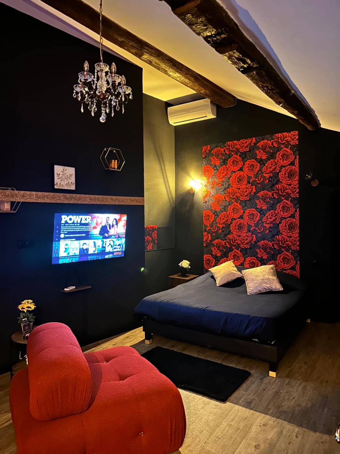 Vue du logement - Love Room Narbonne - Love room Narbonnaise