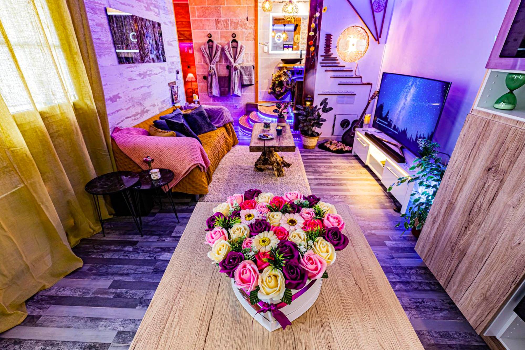 Photo du logement - Le Néflier Dijon - appart balnéo - SPA romantique pour 2