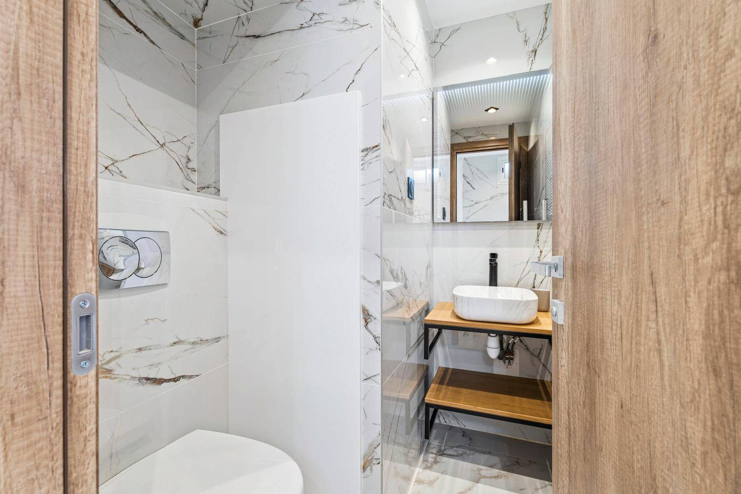 Photo du logement - Nice Renting - 8FRANCE - Luxury & Comfort Love Room Suite Jacuzzi Massena