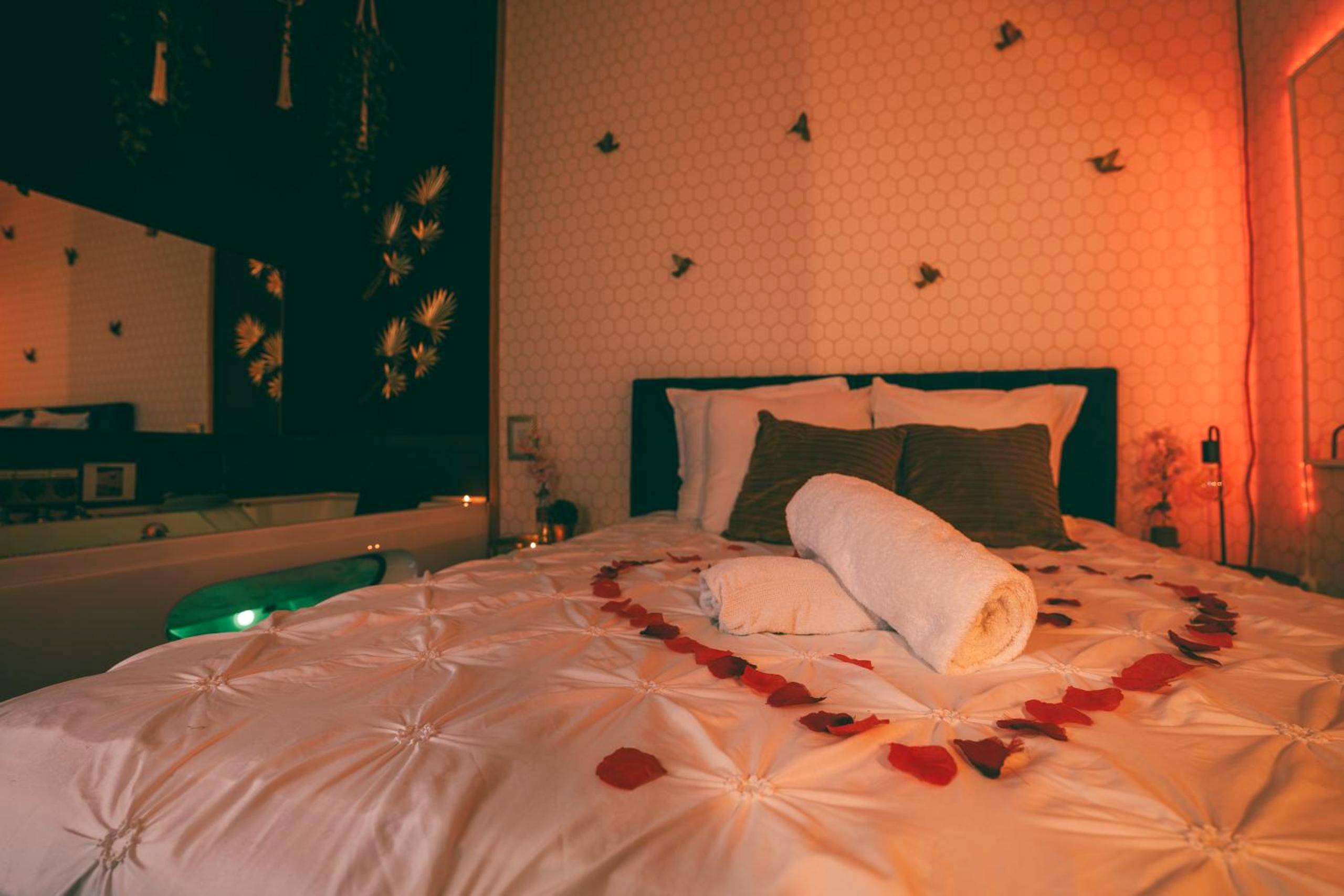 Photo du logement - Nid Doré - Suite bien - être avec sauna & balnéo privatifs - Le Barcarès