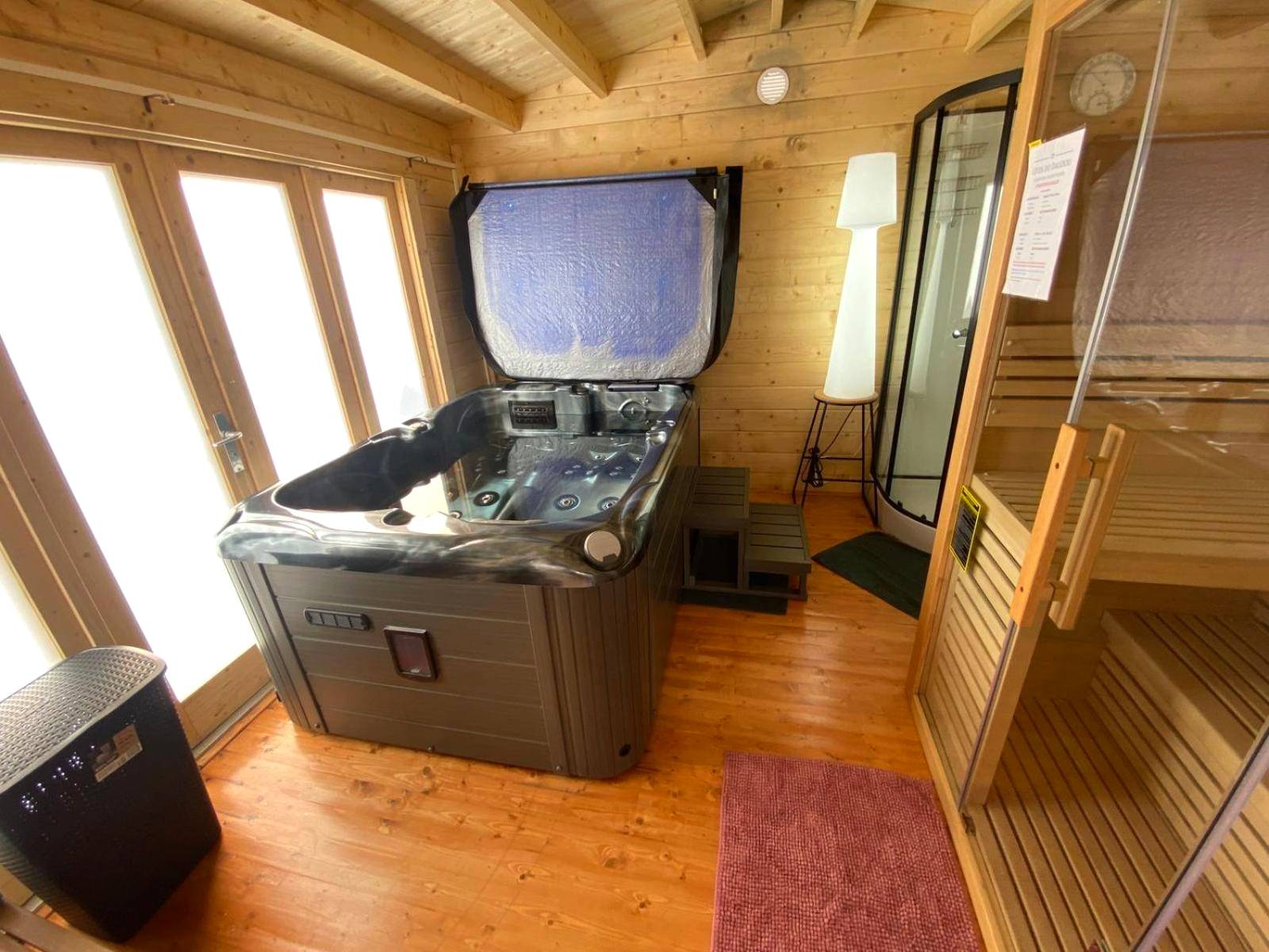 Photo du logement - Nid du merle avec sauna et jacuzzi privatif - Septfonds