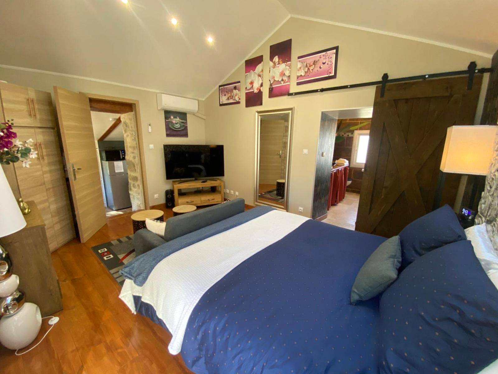 Photo du logement - Nid du merle avec sauna et jacuzzi privatif - Septfonds