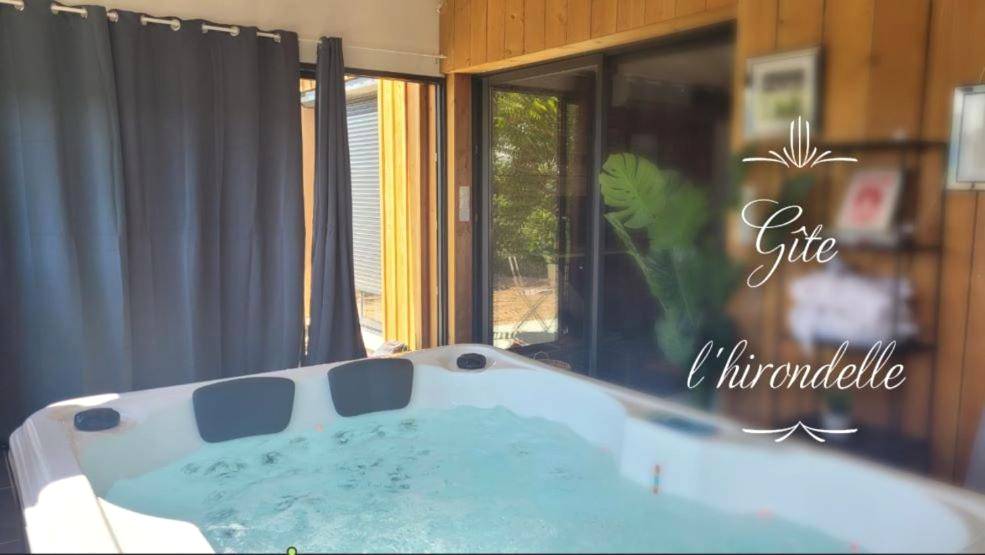 Vue du logement - Love Room Castels - NiD'Amour l'Hirondelle