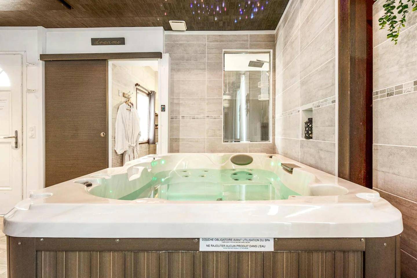 Vue du logement - Love Room Narbonne - Love room "Nuit Blanche" - spa