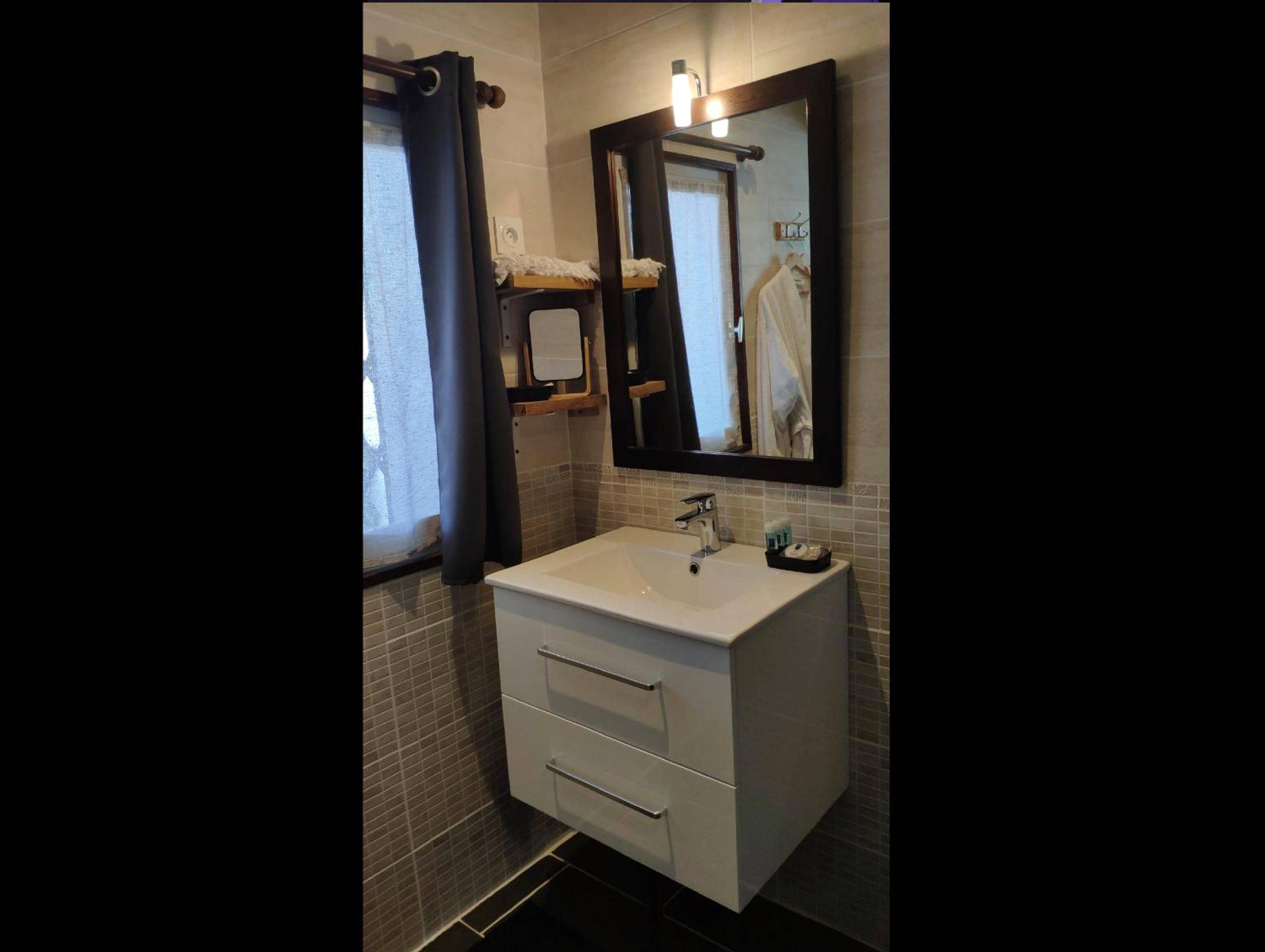 Photo du logement - Love room "Nuit Blanche" - spa