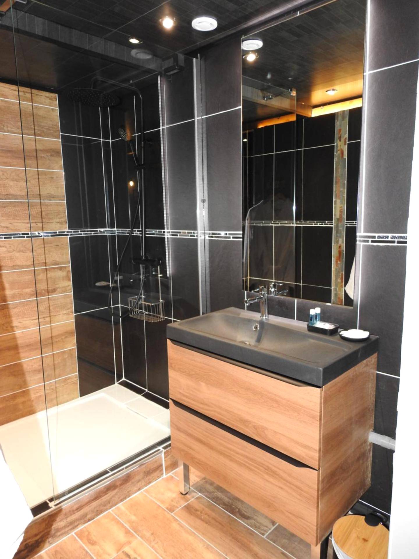 Photo du logement - Love room "Nuit Blanche" - spa