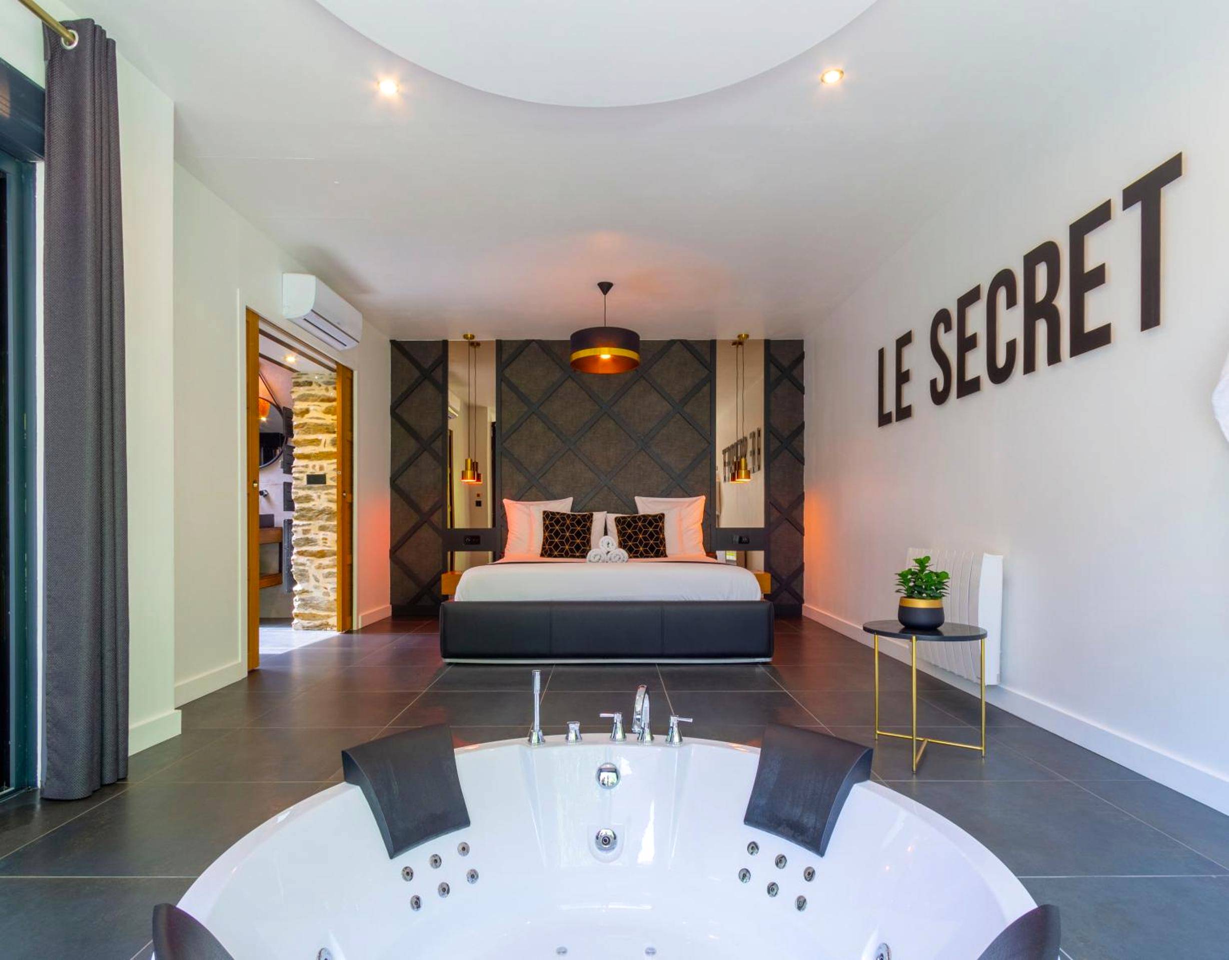 Photo du logement - Nuit confort avec Balnéo XXL privative et Climatisation