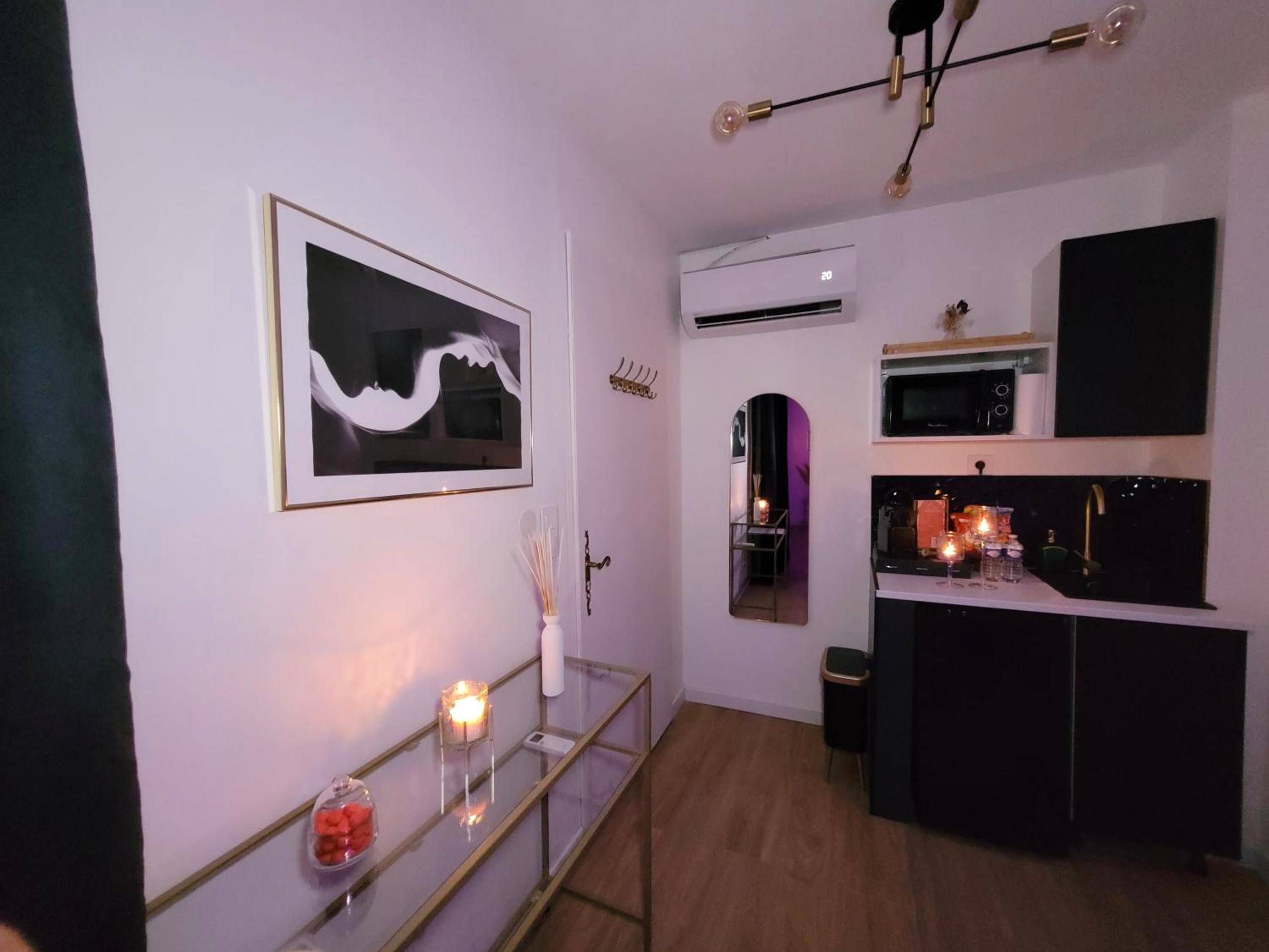 Photo du logement - Nuit d'évasion love room avec baignoire balnéothérapie
